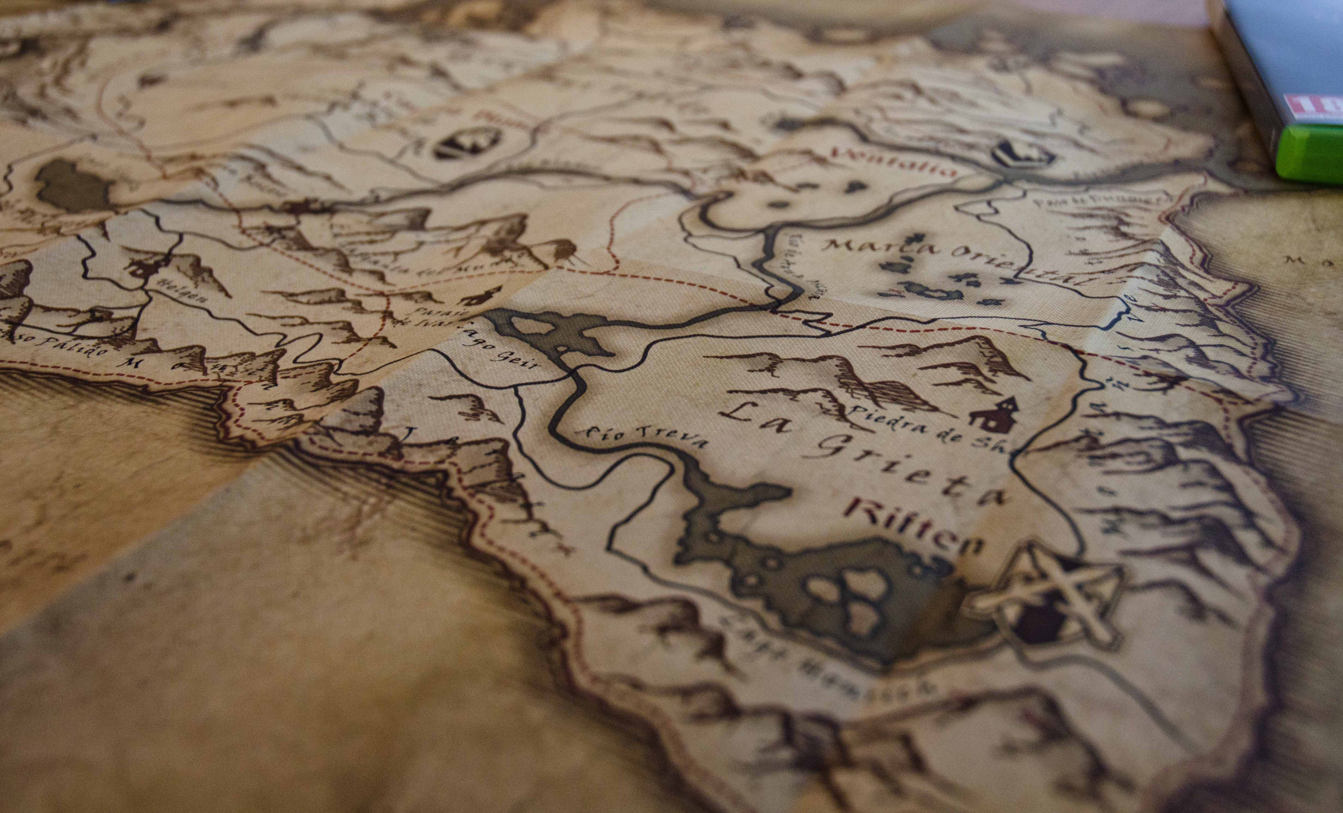 2643x1600 Carte de Tamriel. Avec Skyrim au nord, Morrowind Ã  l'est et .
