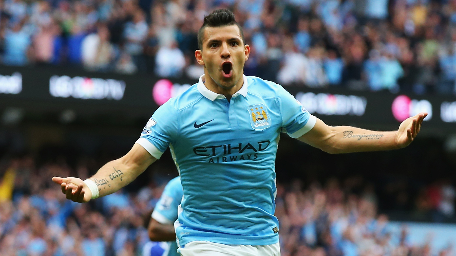 1920x1080 MANCHESTER, ENGLAND - AUGUST 16: Sergio Aguero of Manchester City  celebrates scoring the opening