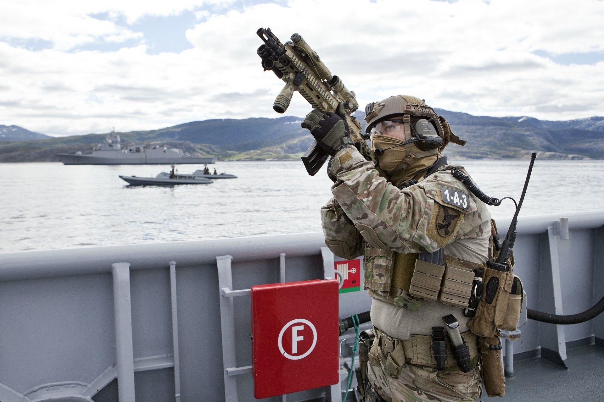 1920x1279 weapon men maritime special forces norway war