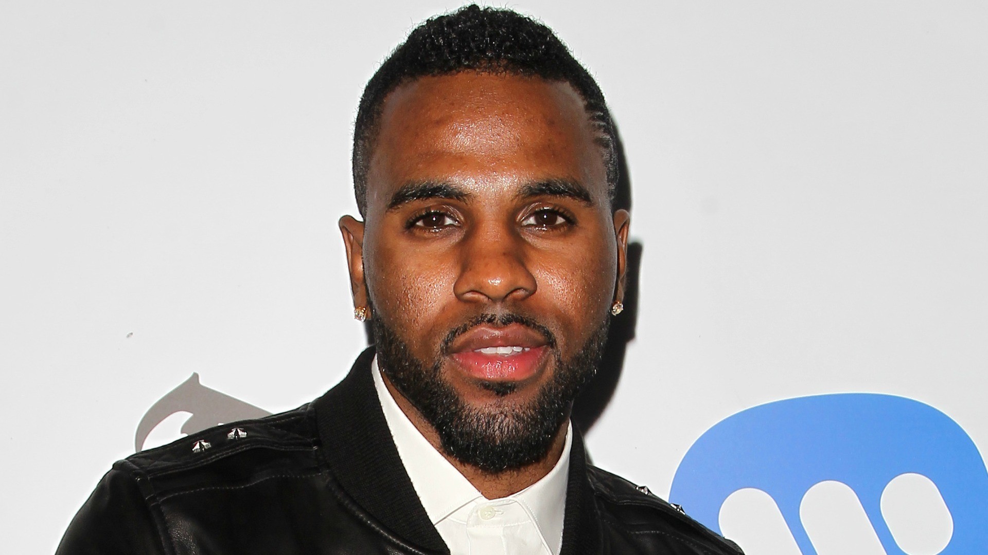 1920x1080 Jason Derulo thinks Tinder is the future, so he's using it in a totally new