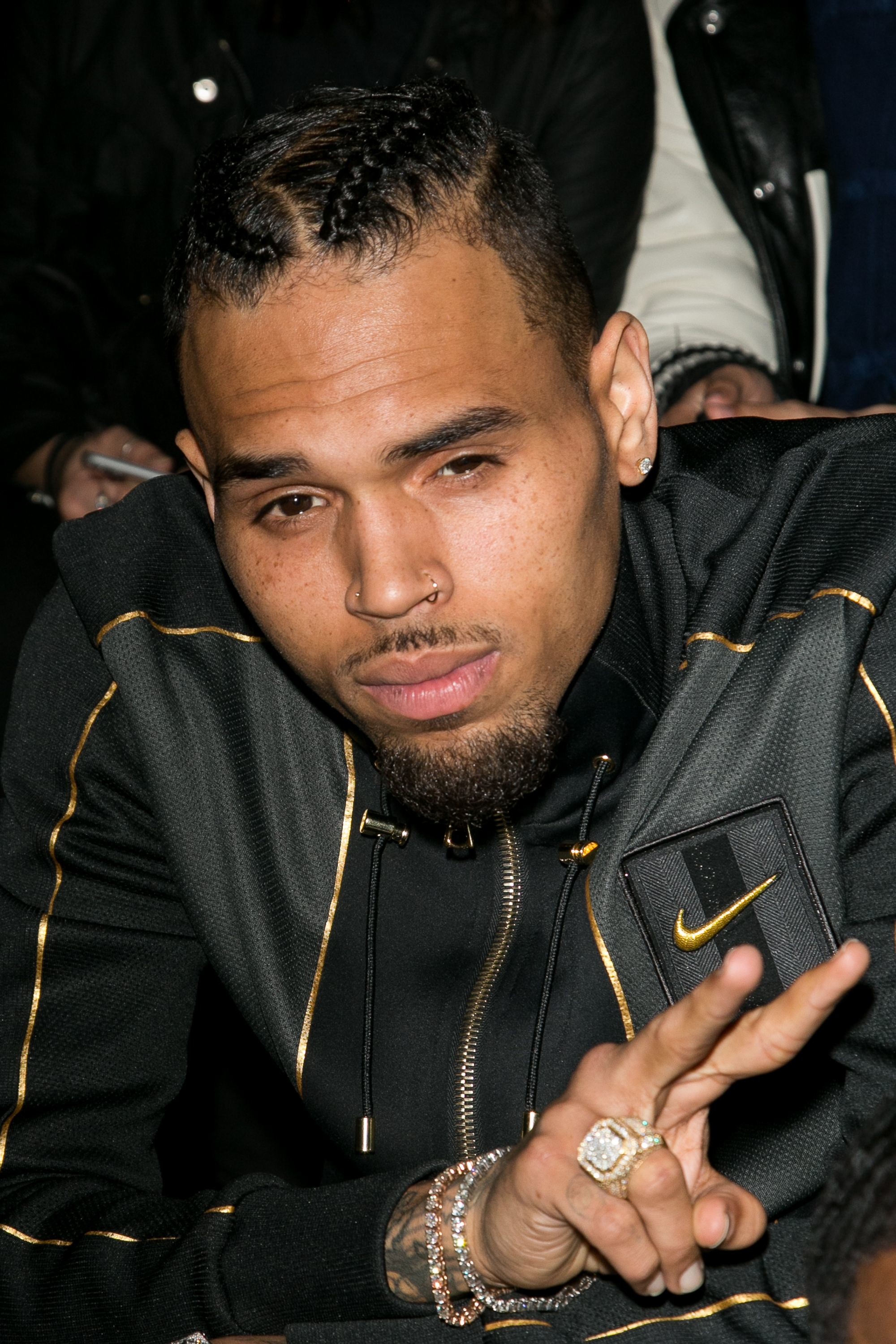 2000x3000 Chris Brown Confessed His Stalker Tendencies In An Instagram