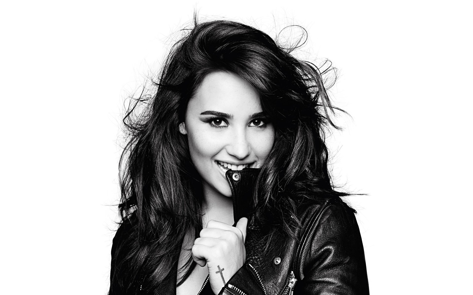 1920x1200 Demi Lovato.jpg