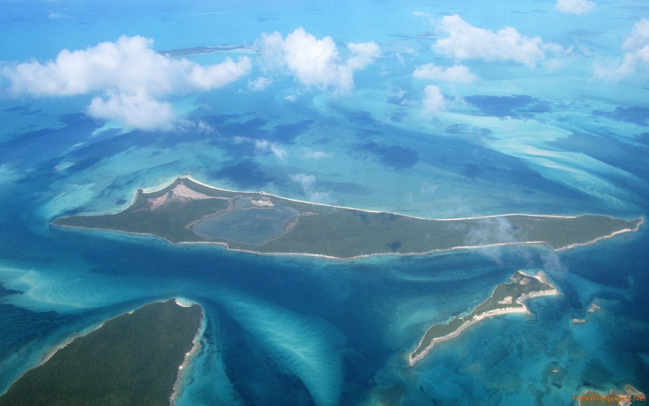 2560x1600 Aerial View of Pink Sands Beach, Bahamas wallpaper