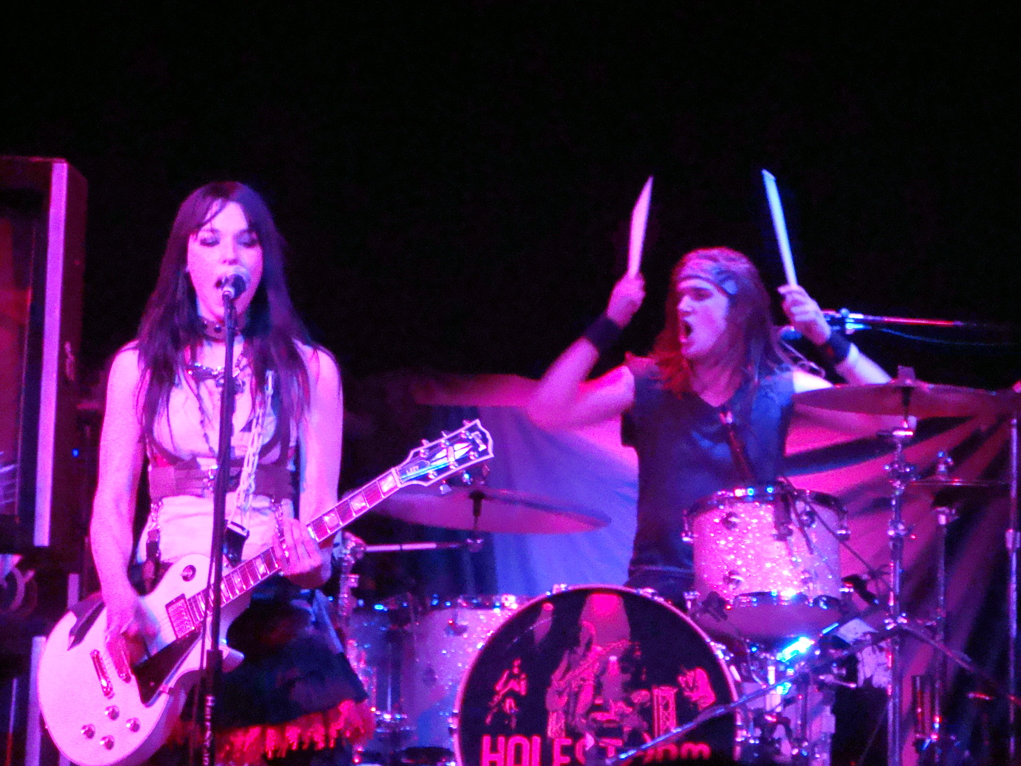 2048x1536 Central Pennsylvania's Halestorm took the stage first, and I had no  expectations with this band. We recently had a press release on this band a  couple of ...