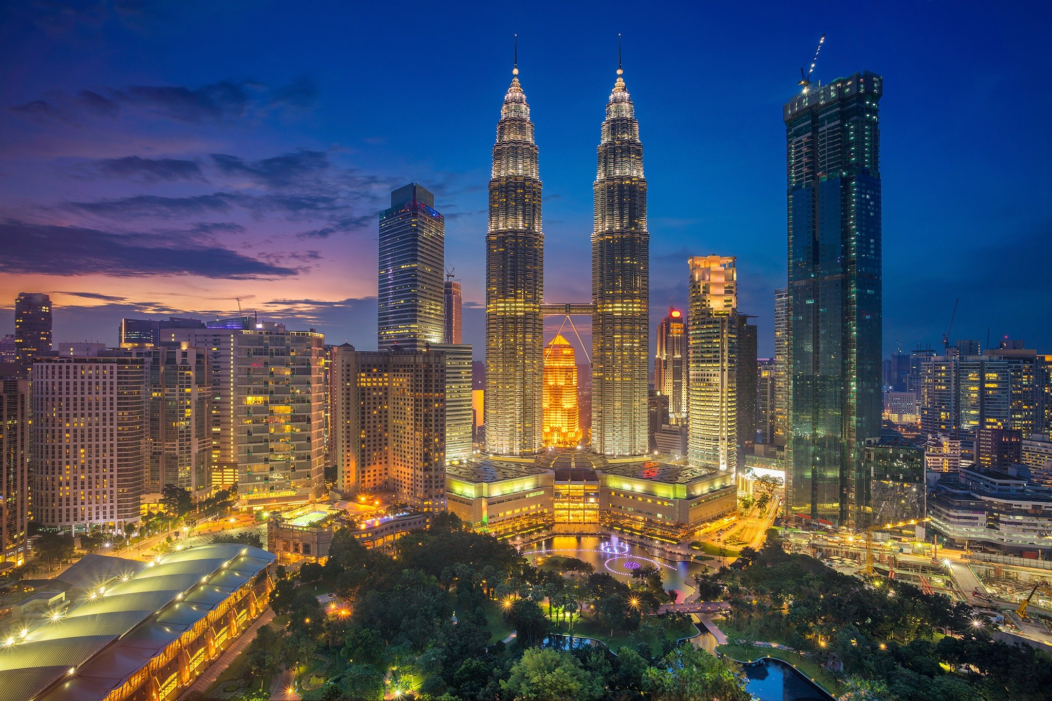 2048x1365 Man Made - Kuala Lumpur Malaysia Skyscraper Building Night City Petronas  Towers Wallpaper