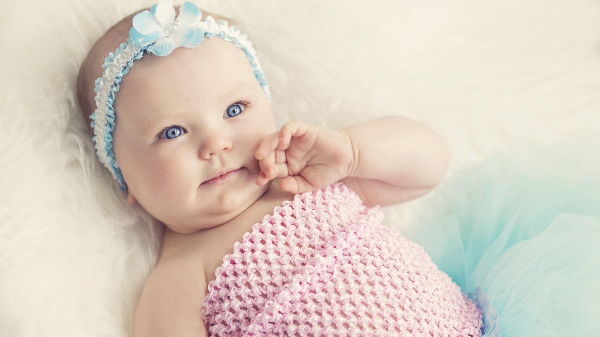 1920x1080 Cute Baby With Blue Eyes