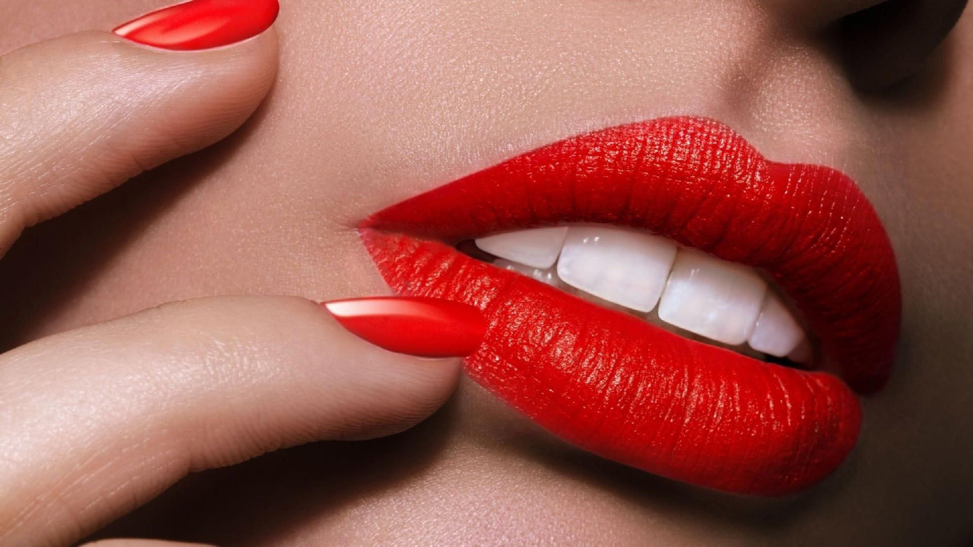 1920x1080 Red lips and nails HD Wallpaper 