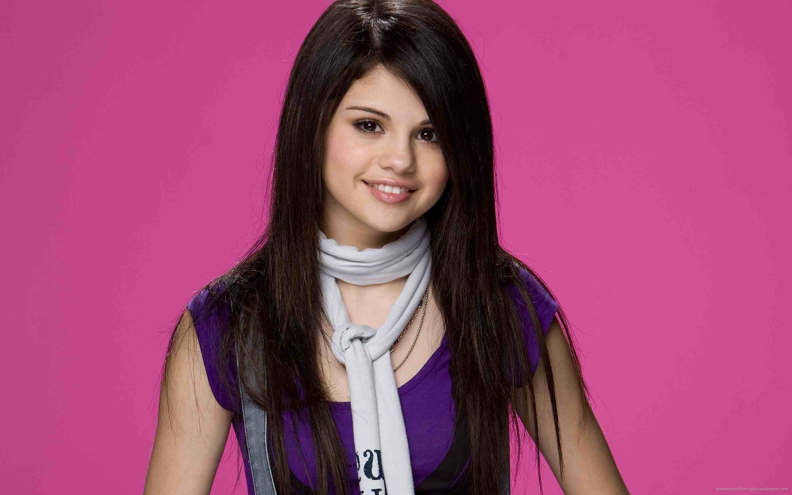 2560x1600 Selena Gomez pink background for 