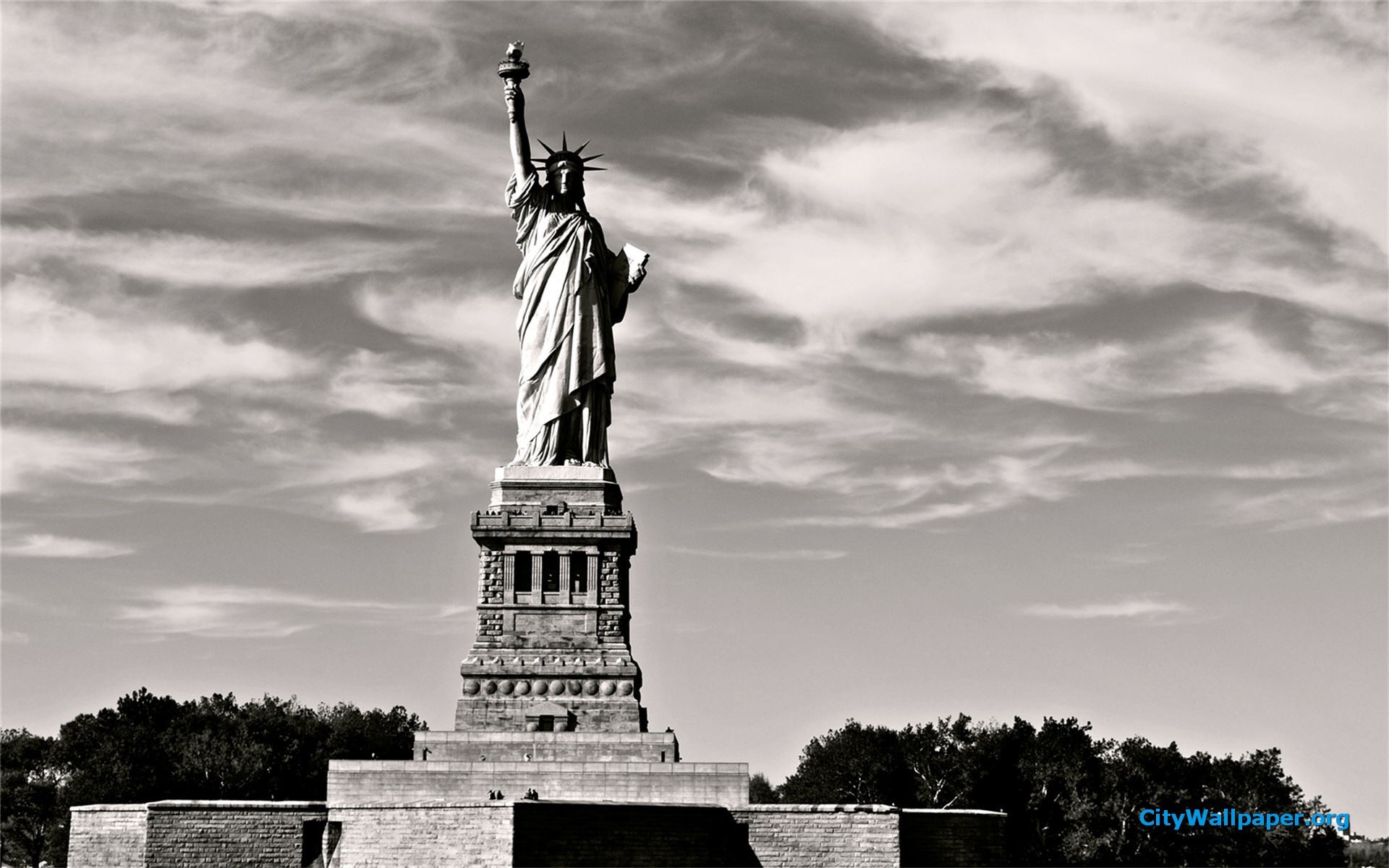 1920x1200 New York Statue of Liberty Black and White