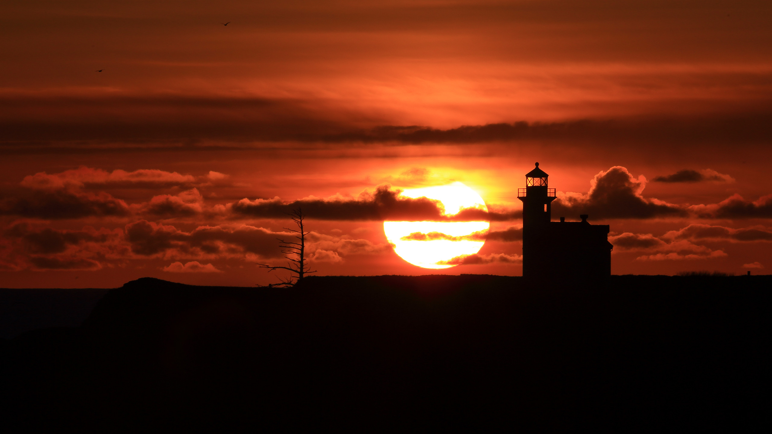 2560x1440 Beautiful Lighthouse Sunset Fhd Evening Wallpaper