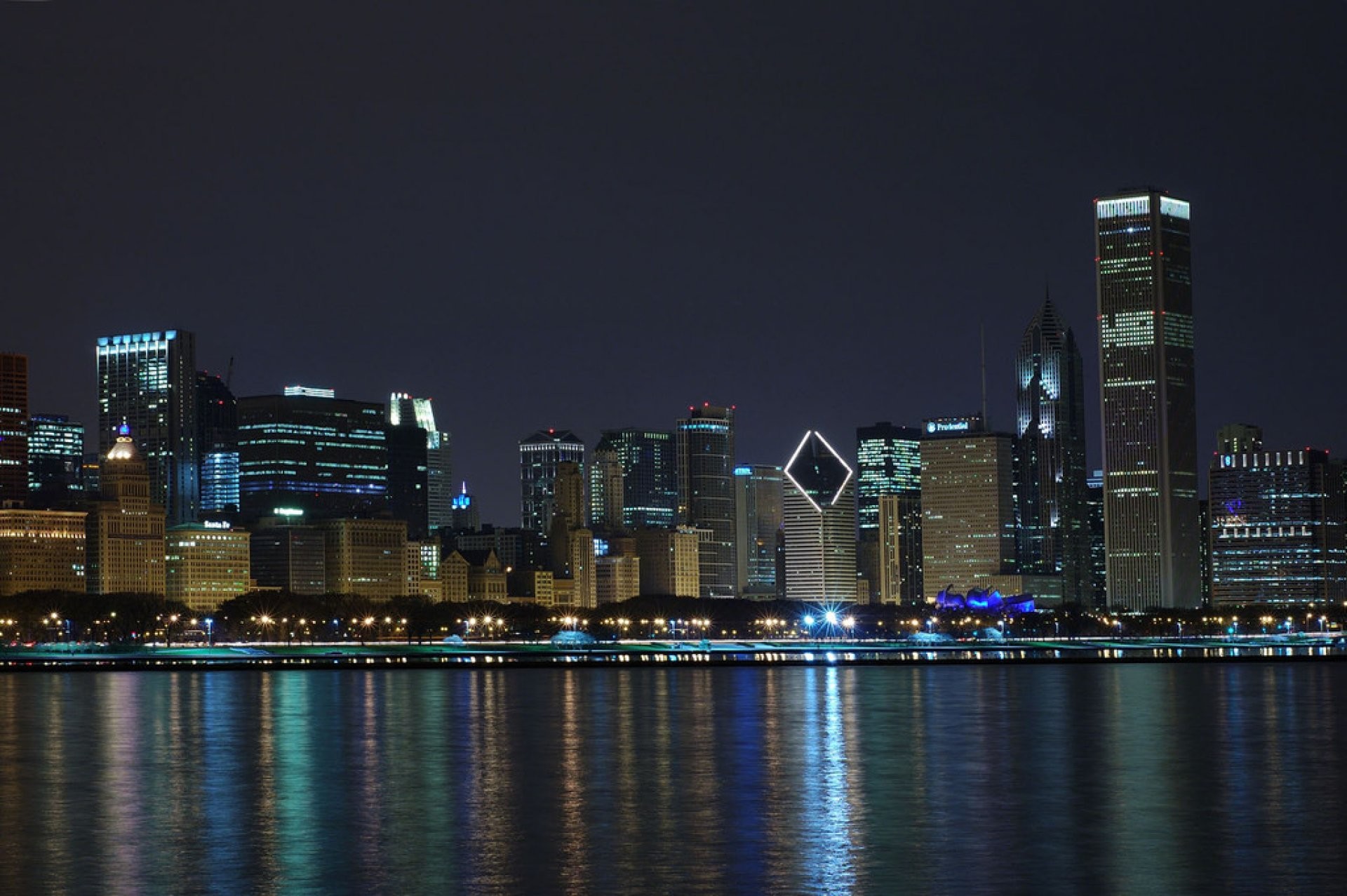 1920x1277 Chicago Skyline At Night
