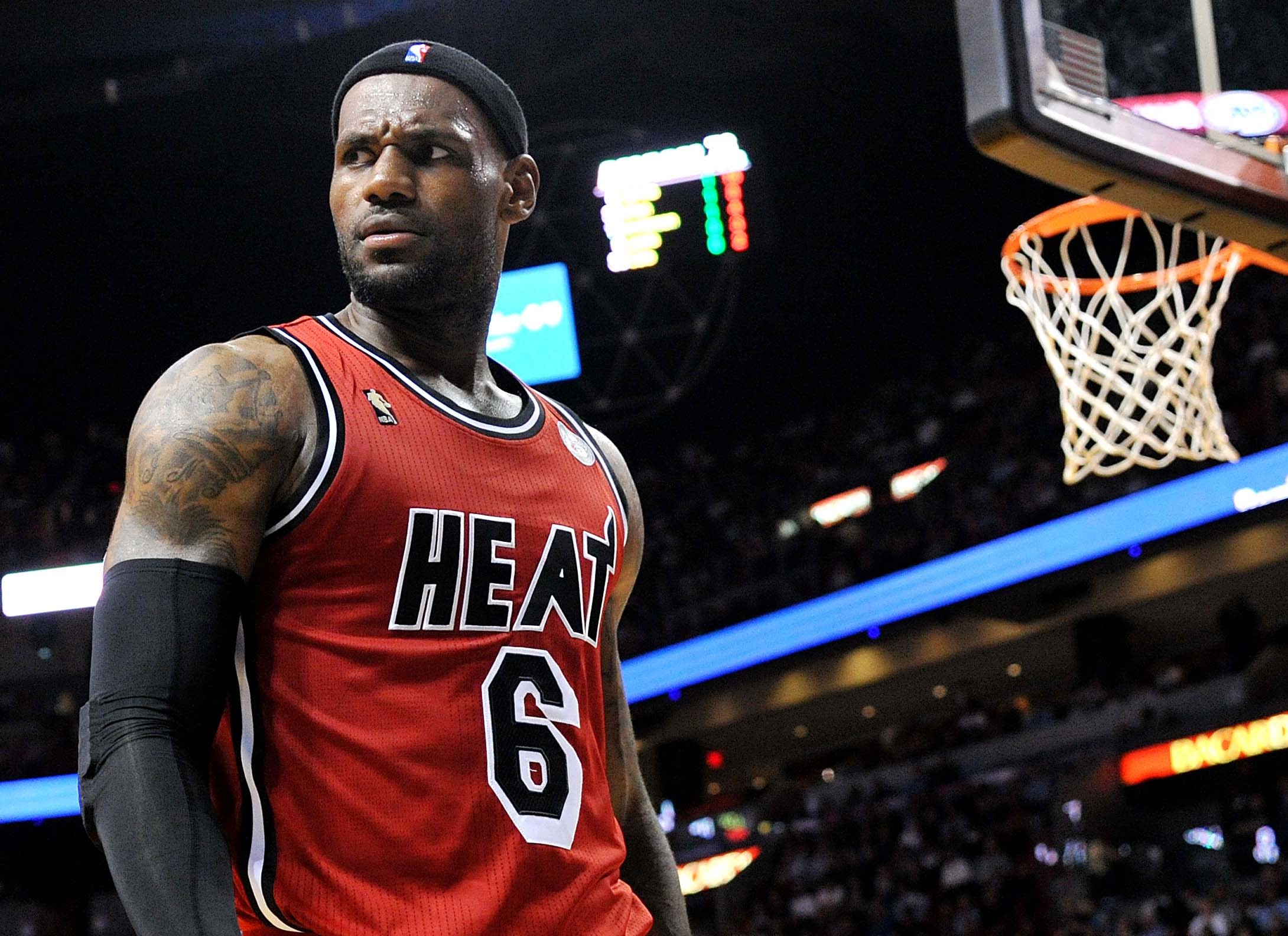 2180x1584 James and Wade don't understand Ibaka's punishment