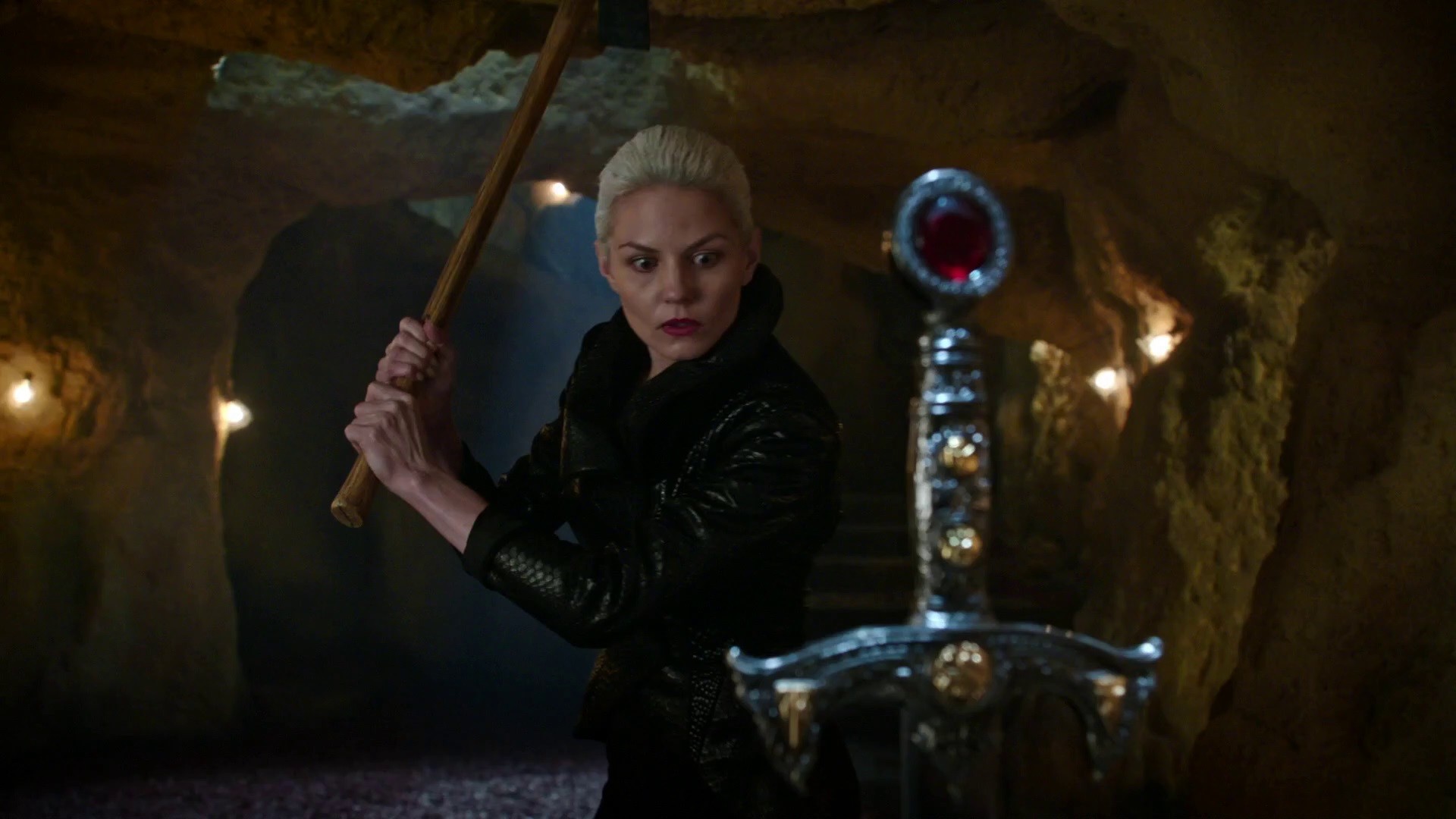 1920x1080 Once Upon a Time 5x03 Siege Perilous - Dark One Emma using Happy's pickaxe