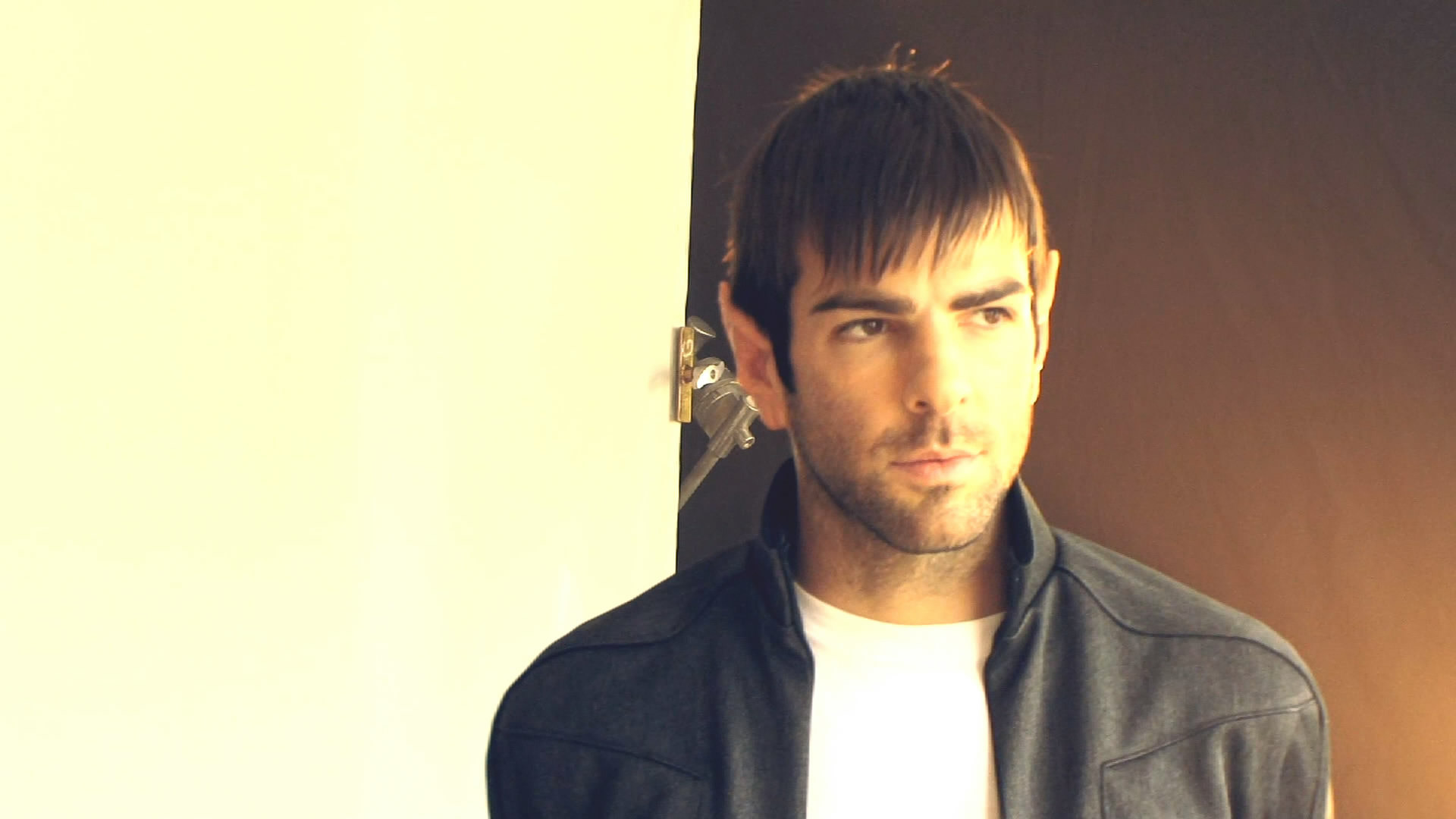 1920x1080 Photo of Behind the scenes: Zachary Quinto as Spock.