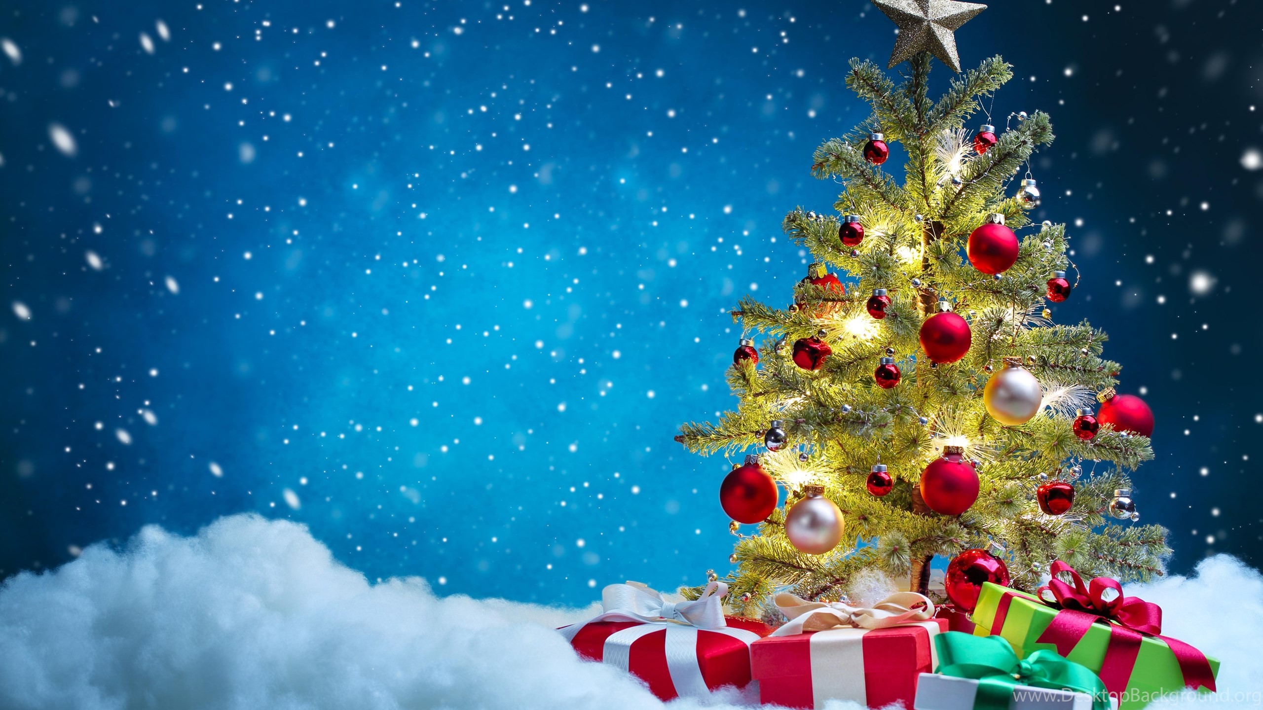 2560x1440 netbook - Christmas Presents Tree Background