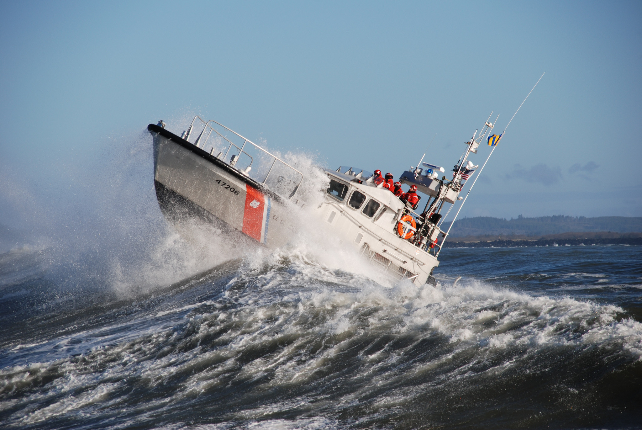 2048x1371 Military - Coast Guard Miliatry Boat Wave Ocean Wallpaper