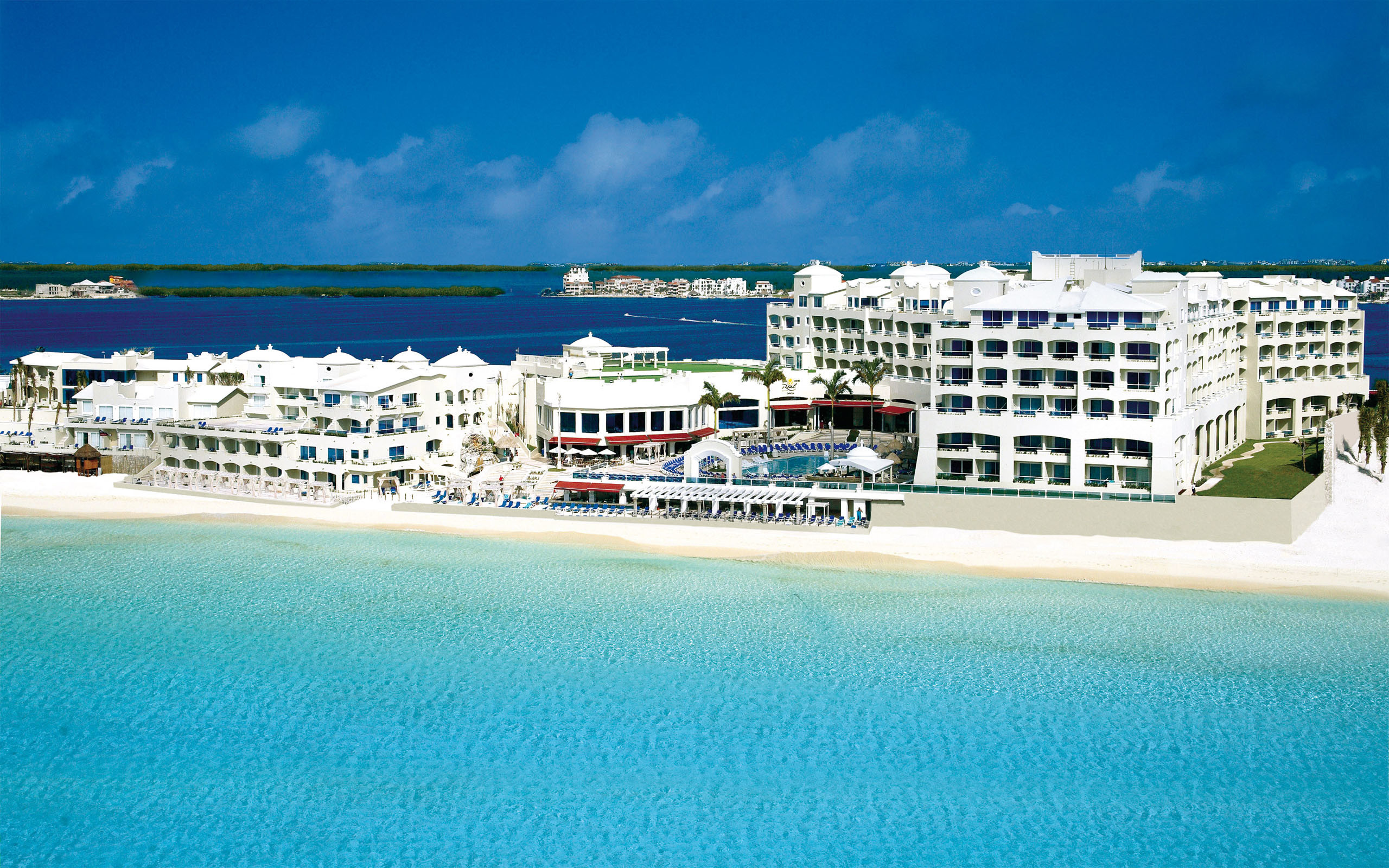2560x1600 Cancun Resorts