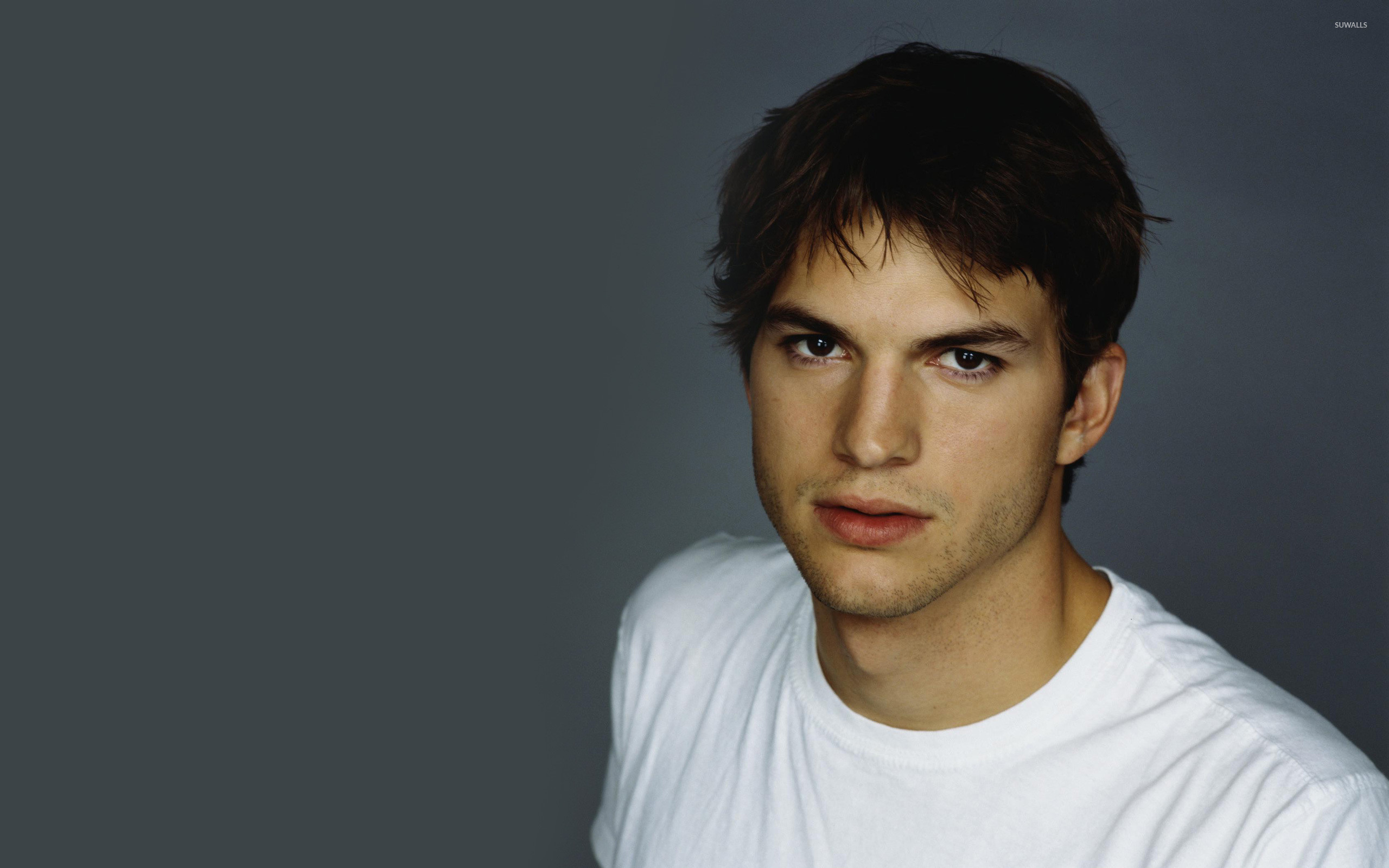 2560x1600 Ashton Kutcher wallpaper  jpg