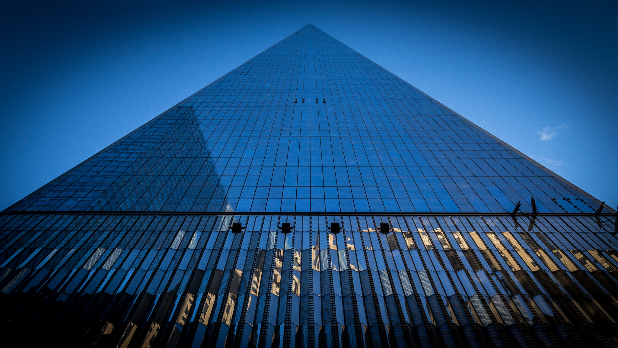 2048x1152 File:One World Trade Center (Manhattan).jpg