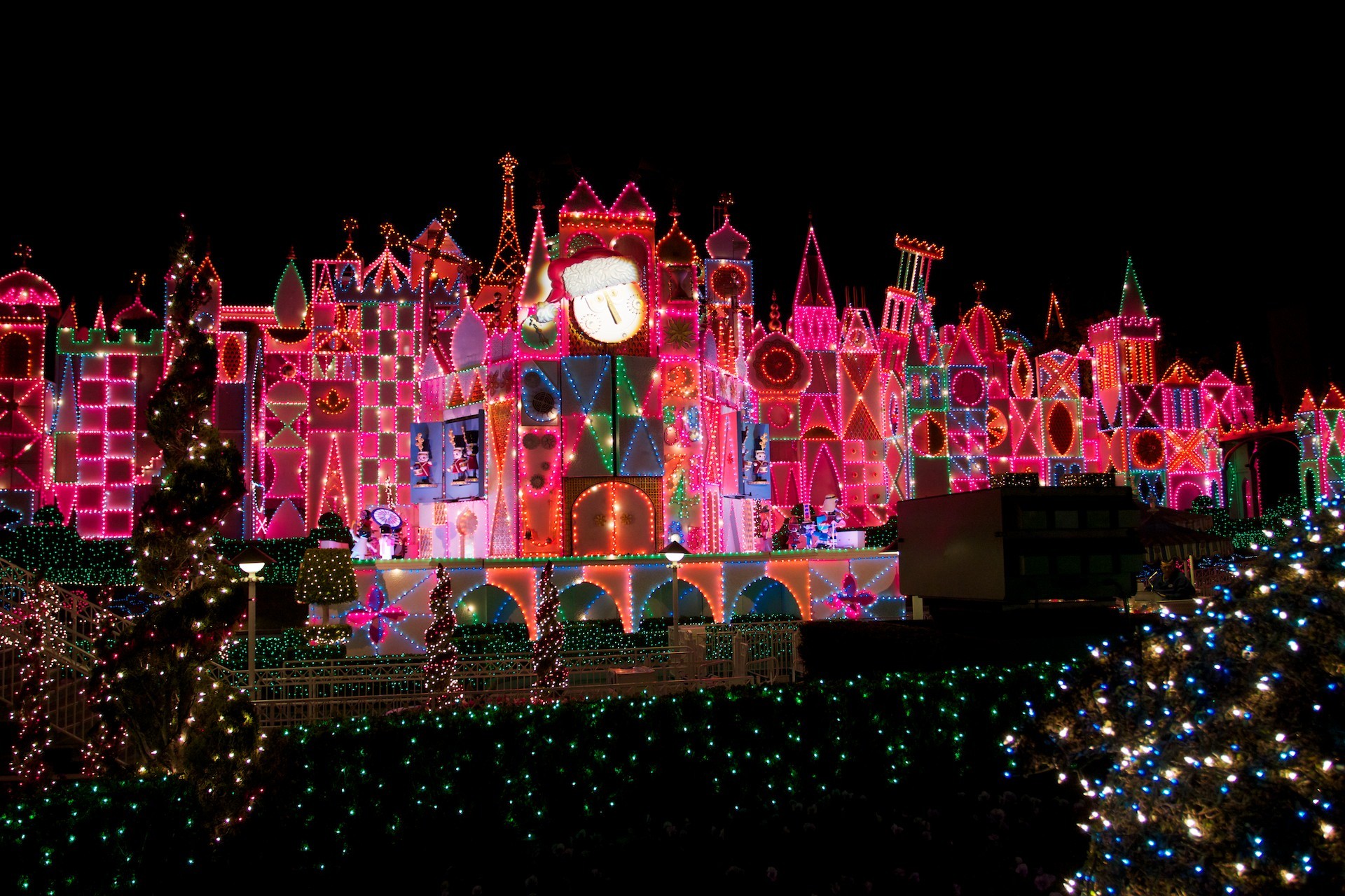 1920x1280 It's a Small World attraction at Disneyland at night decorated for  Christmas wallpaper
