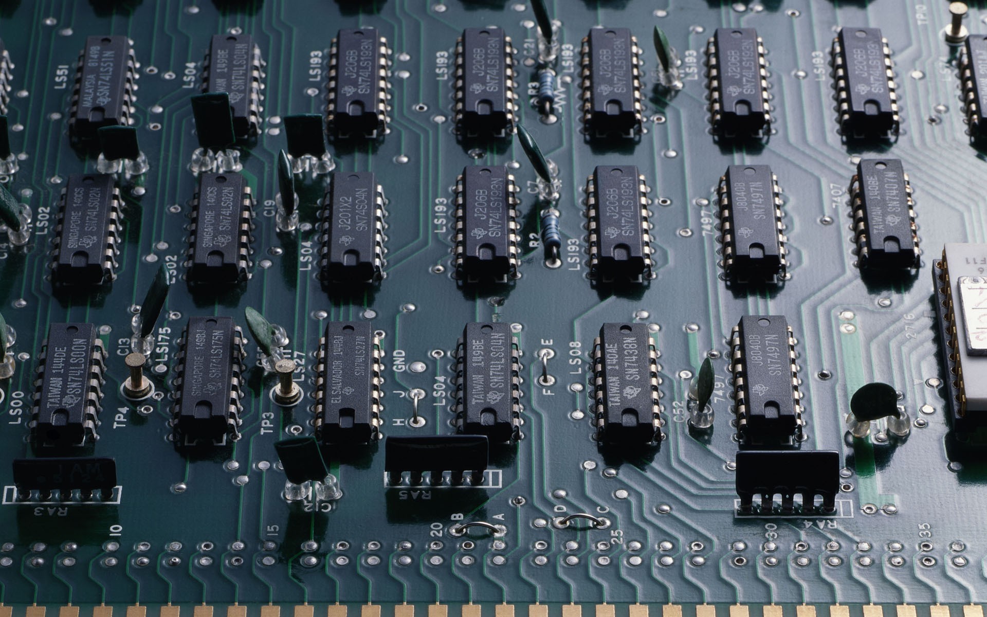 1920x1200 Computer chips circuit board