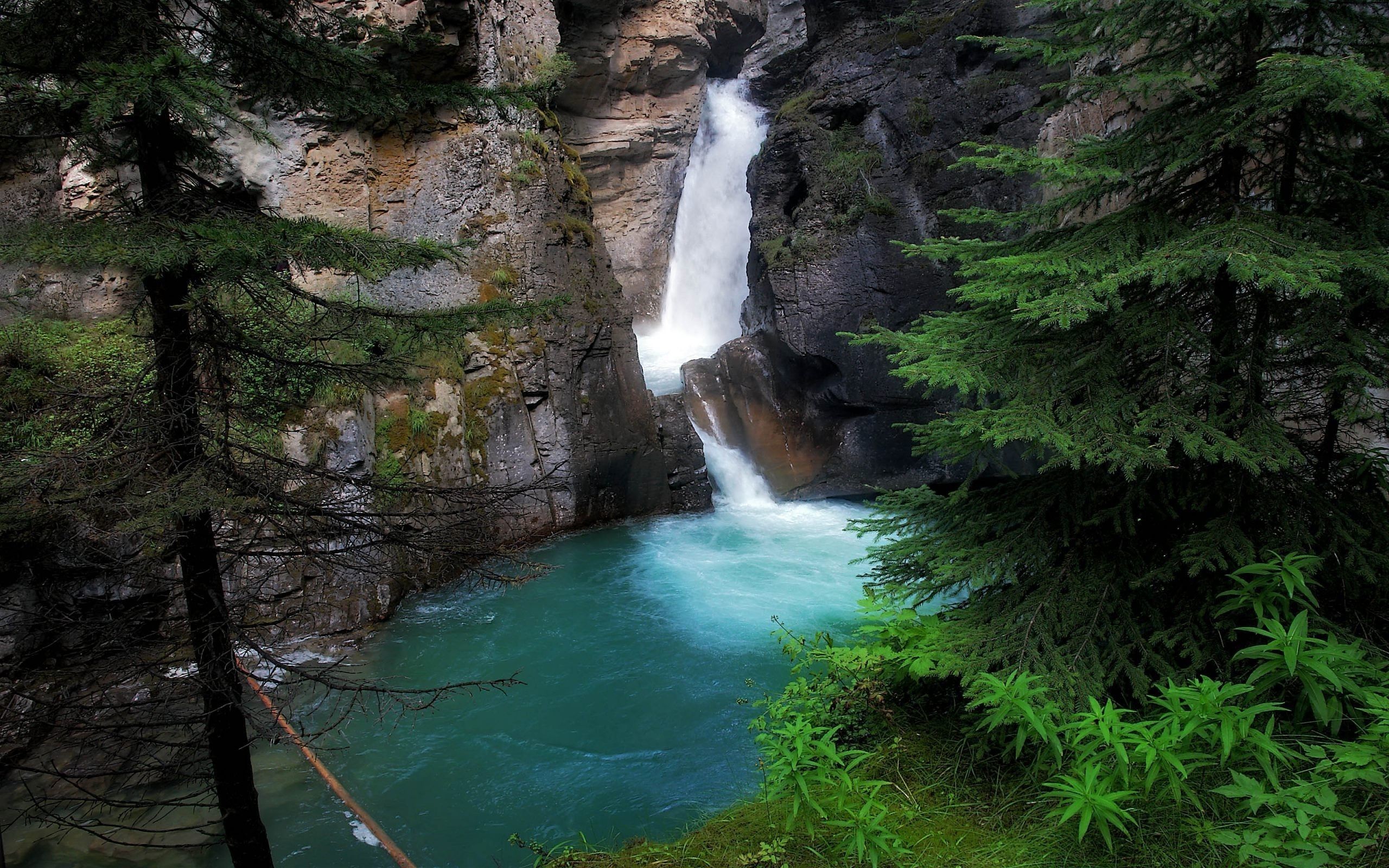 2560x1600 Beautiful Mountain Waterfalls - Bing Images
