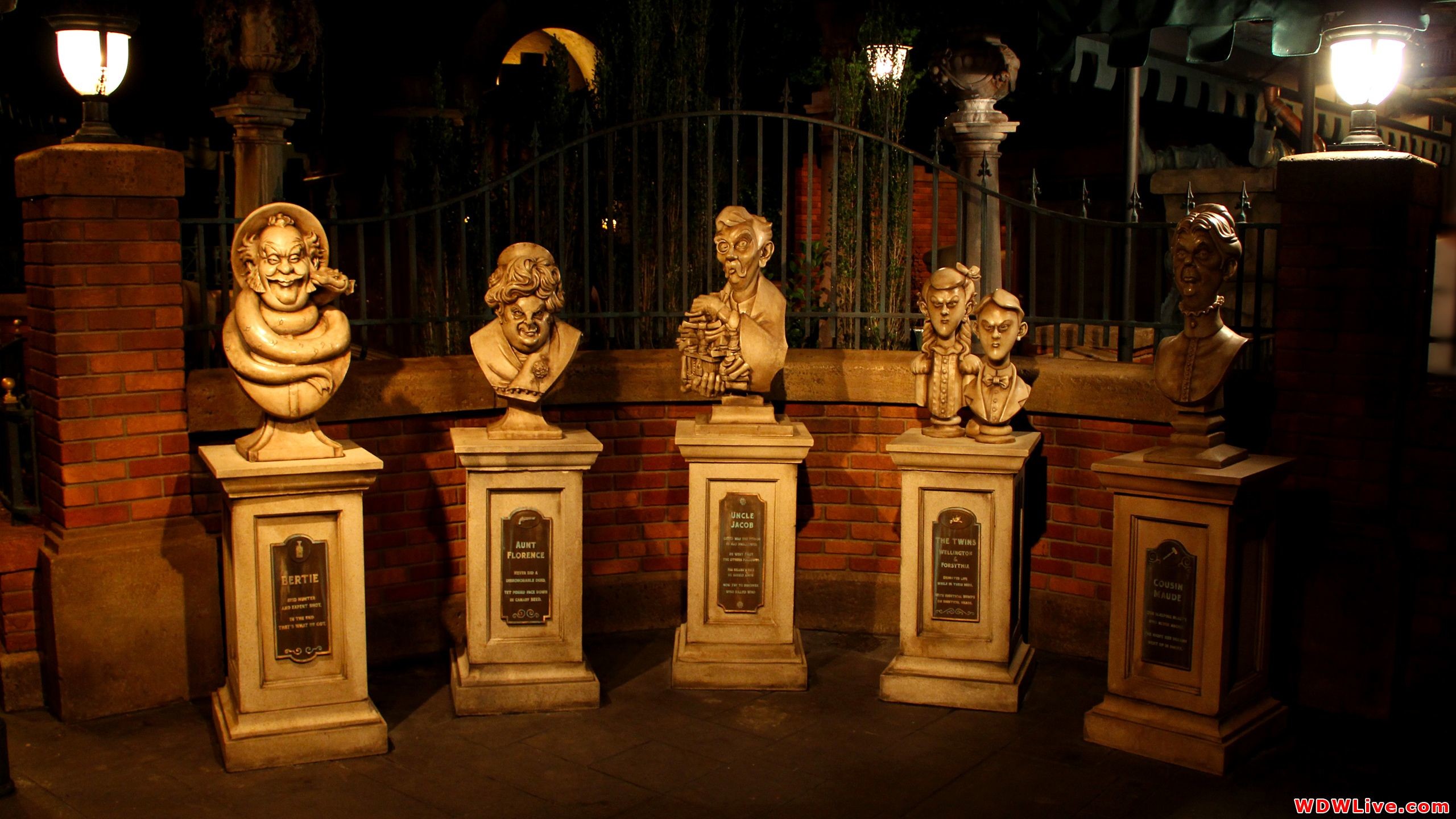 2560x1440 The Haunted Mansion: Part of the new outdoor queue.