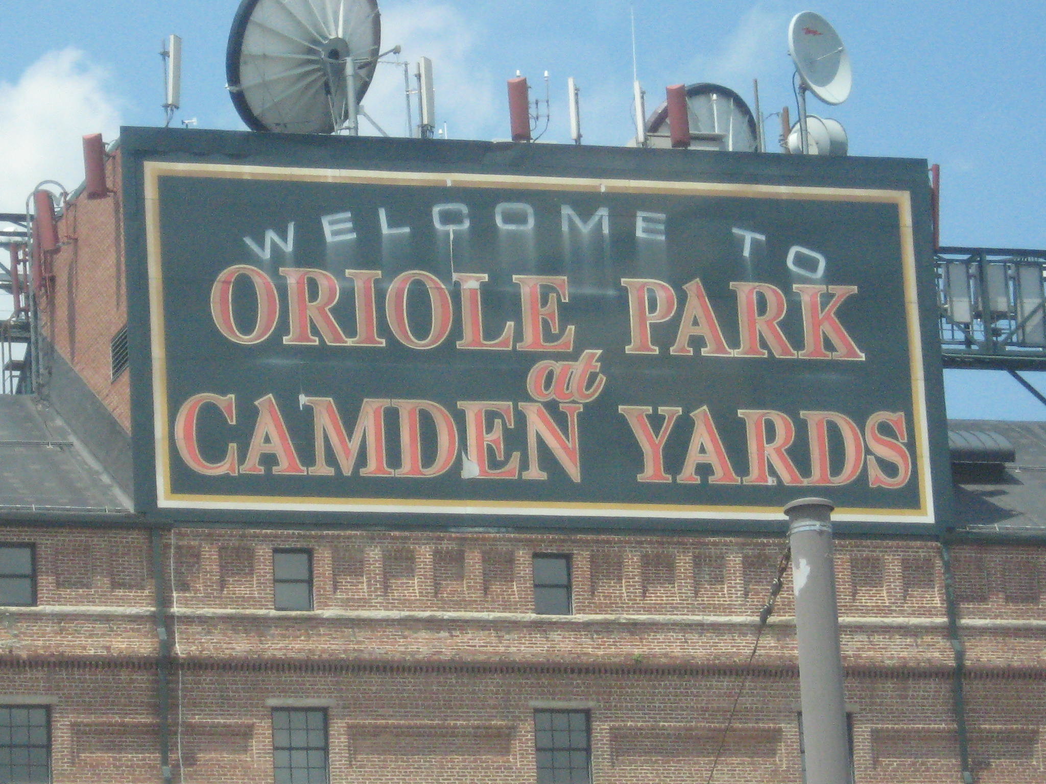 2048x1536 Camden Yards feels old with its brickwork and yet modern with its  conveniences…a great combination in my opinion!
