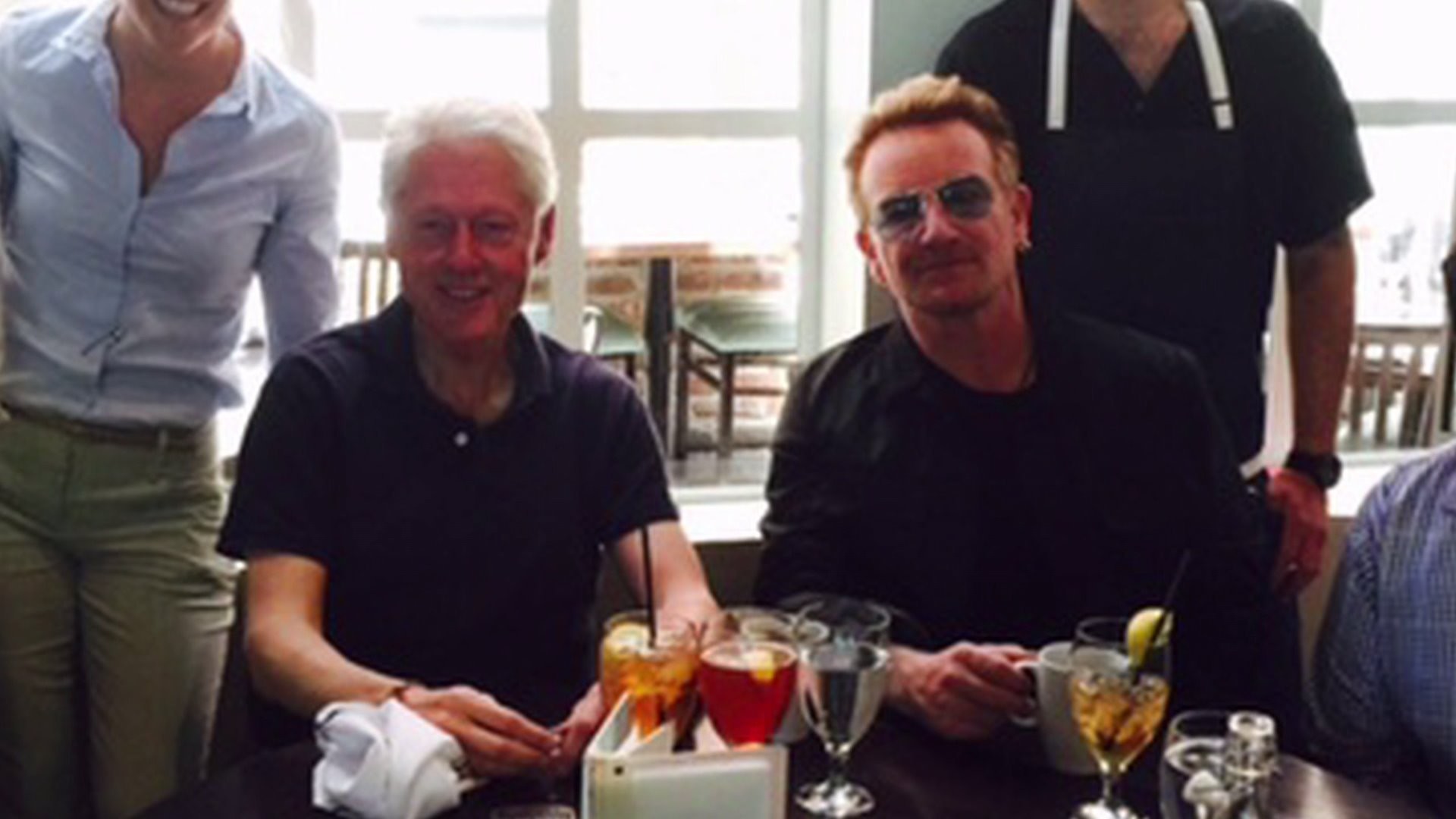 1920x1080 Bill Clinton and Bono have lunch in Denver