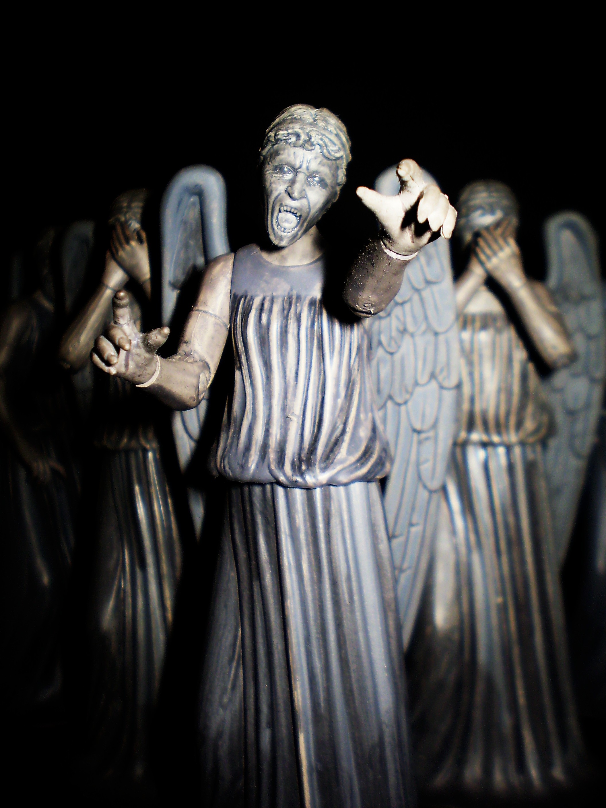 2112x2816 Weeping Angels. I did not blink while repinning this.