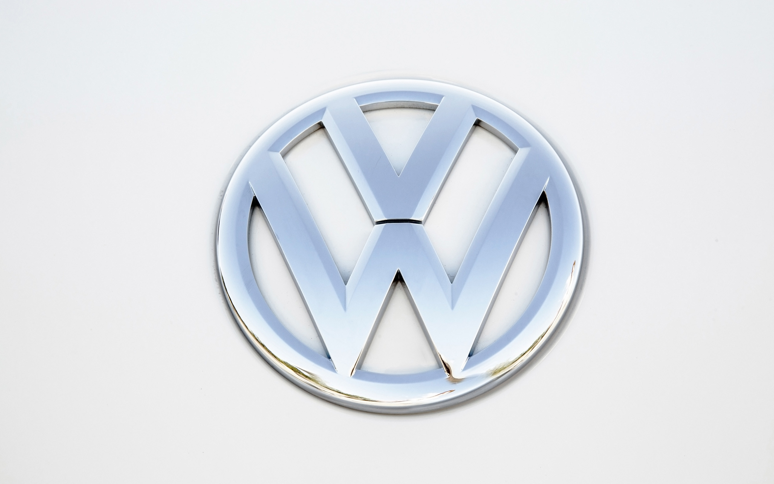 2560x1600 2014 Volkswagen Beetle Convertible logo poster wallpaper |  |  207151 | WallpaperUP