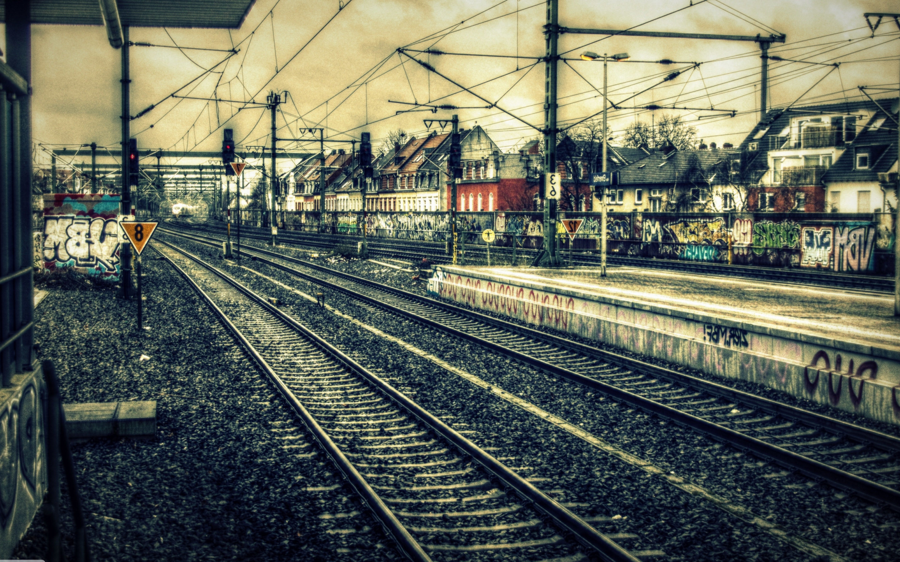 2880x1800 Train station Top 15 Windows 8.1 Wallpapers and Download free Train station  Windows XP/7/8 Desktop Backgrounds #backgrounds #Wallpaper #Themes  #TrainStation