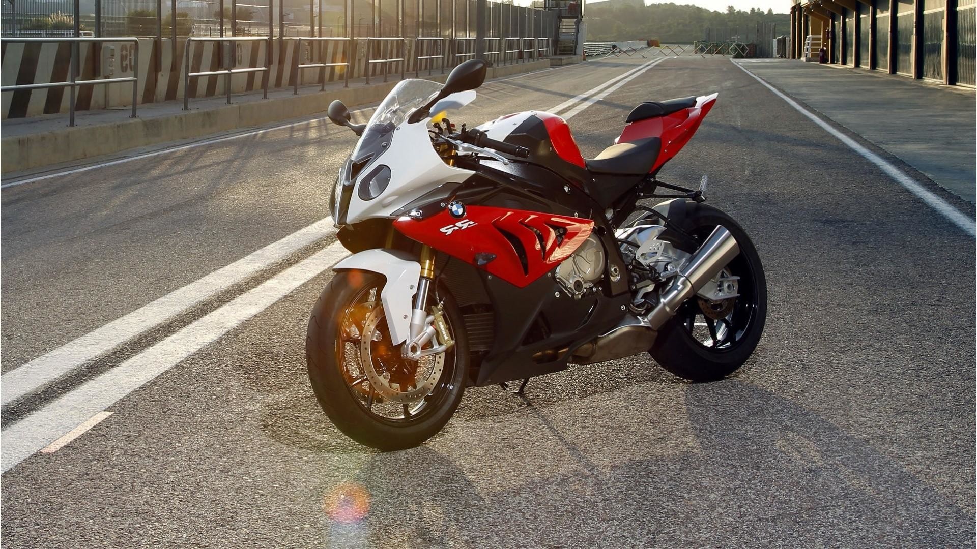 BMW s1000rr 1366x768