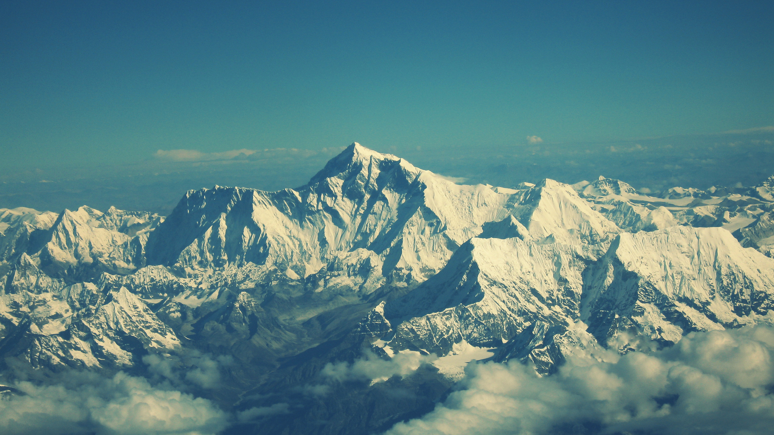 2560x1440 Himaliyas Mountains 2560 x 1440 Background.