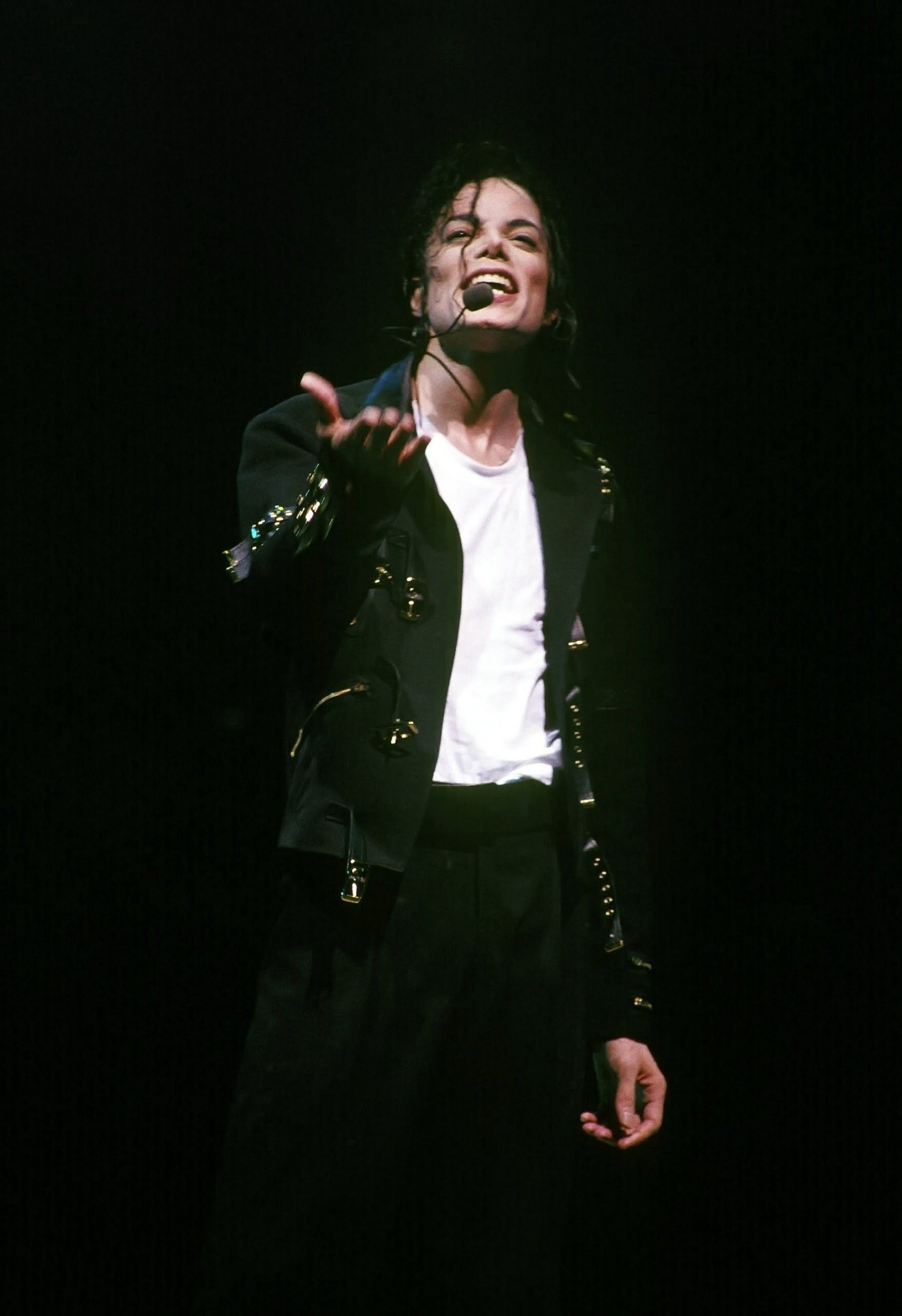 1758x2564 Michael Jackson: Calculavelmente espetacular – MJ Beats