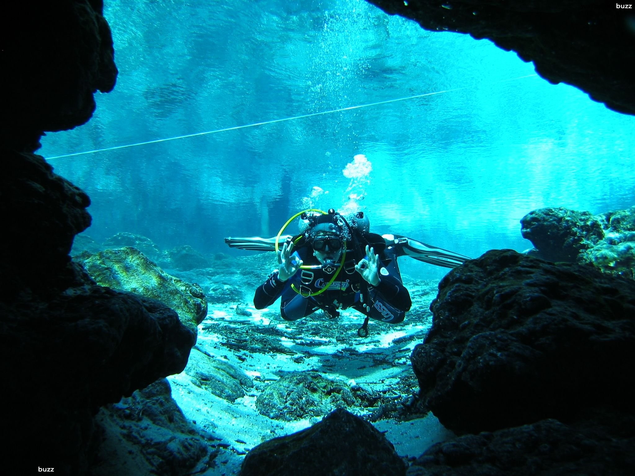 2048x1536 Cavern Diving