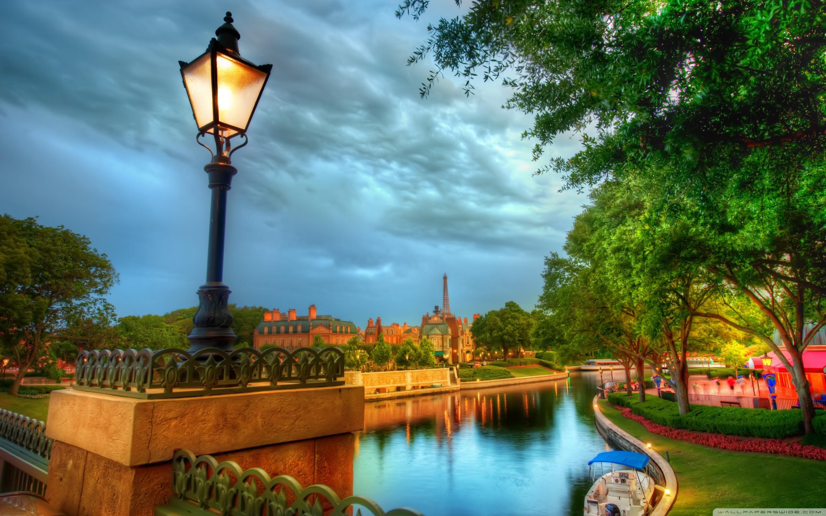 2880x1800 The French Quarter Of Disney - Macbook Pro HD Retia Ready Wallpapers