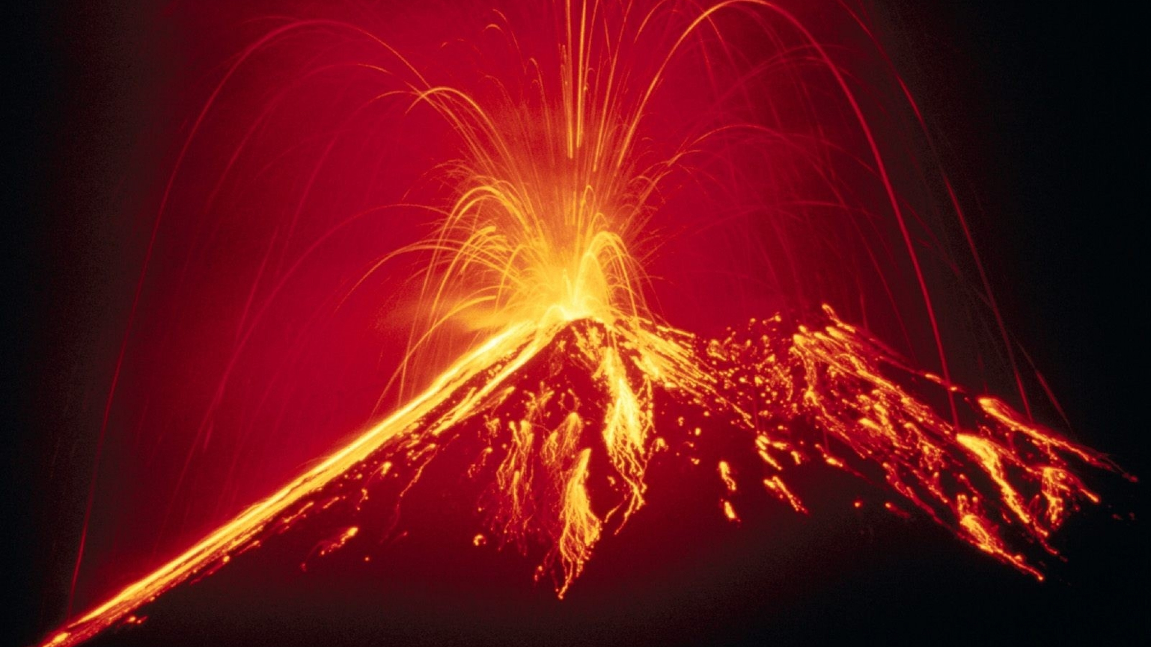 3840x2160 Preview wallpaper volcano, eruption, lava, fountain 