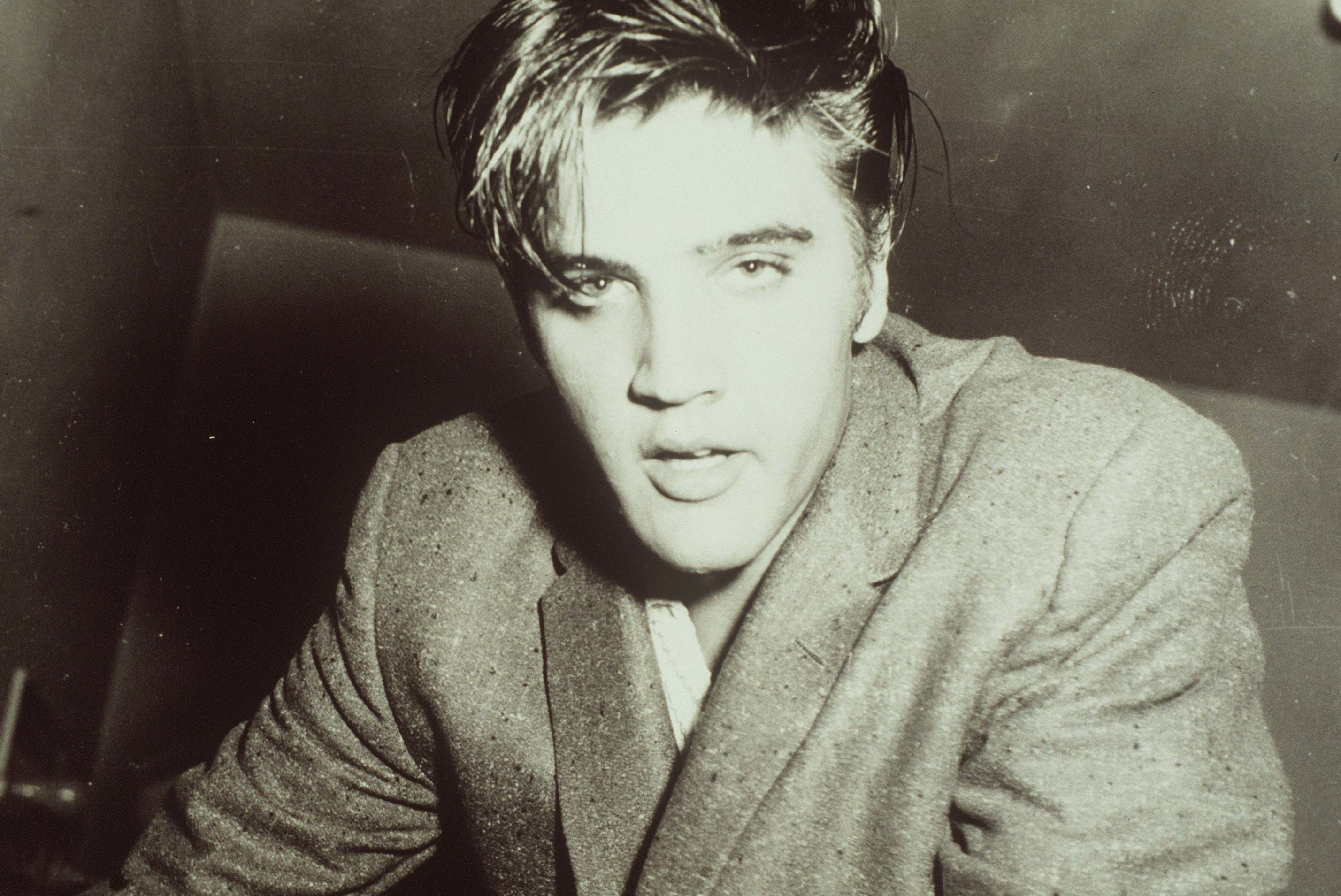 2857x1909 Elvis Presley