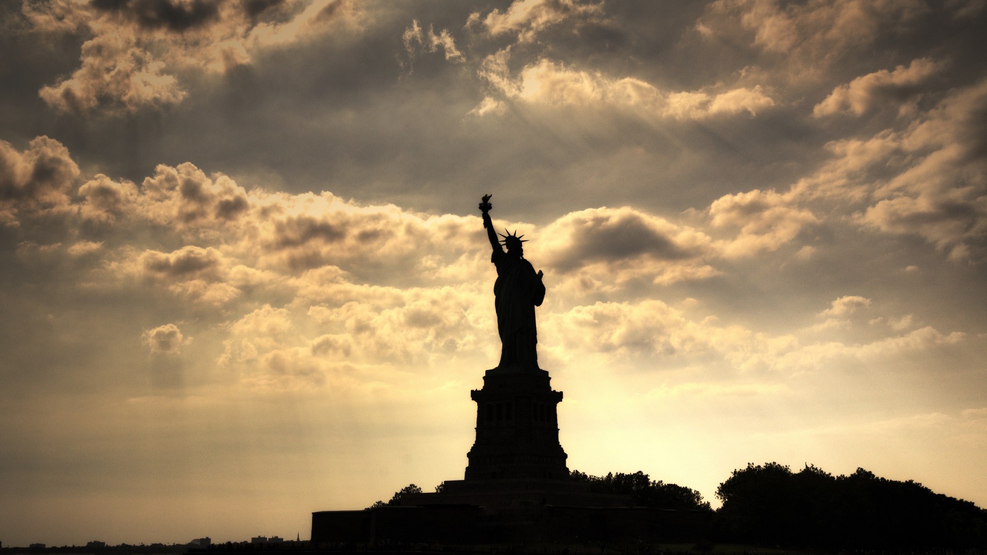 1920x1080 Statue of Liberty Silhouette Wallpaper