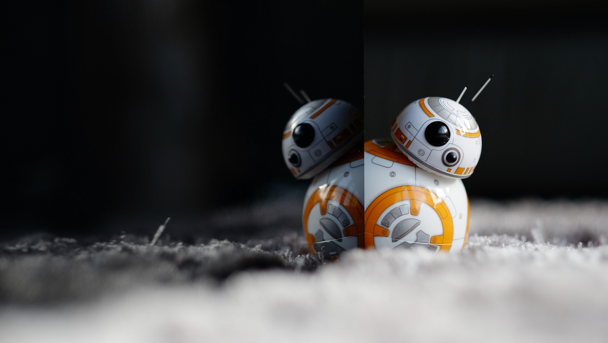2048x1155 Man Made - Toy Reflection Star Wars BB-8 Droid Wallpaper