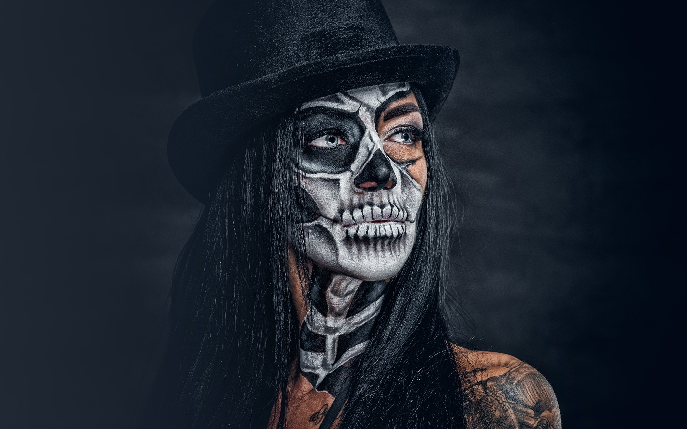 2880x1800 Pictures Brunette girl Makeup day of the dead Hat Girls Staring   Glance
