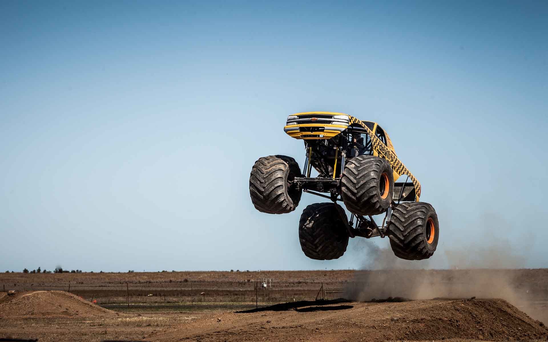 1920x1200 Gold Monster Truck Rally HD Wallpapers | Pickup Truck