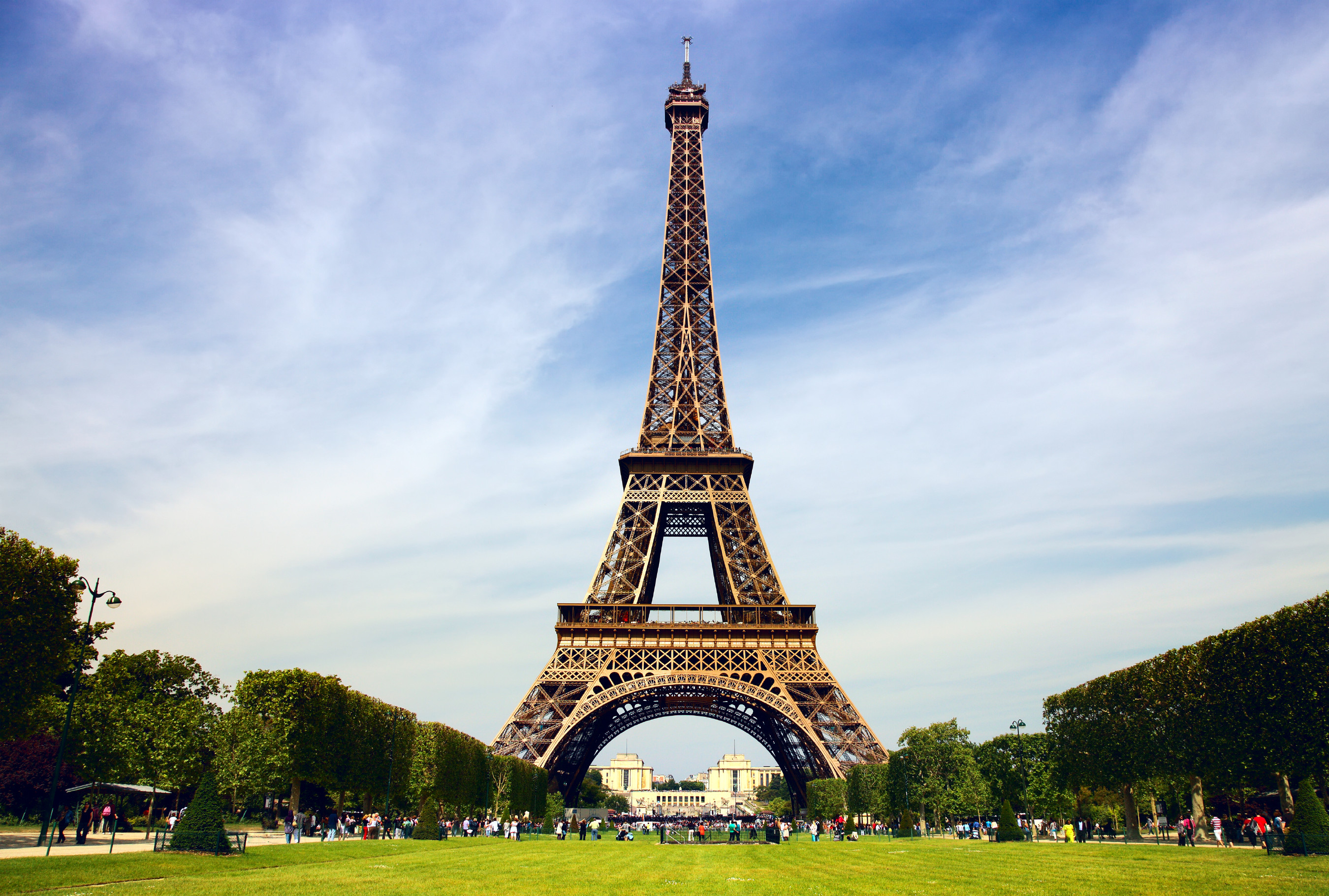 2700x1820 10 Things You May Not Know About the Eiffel Tower