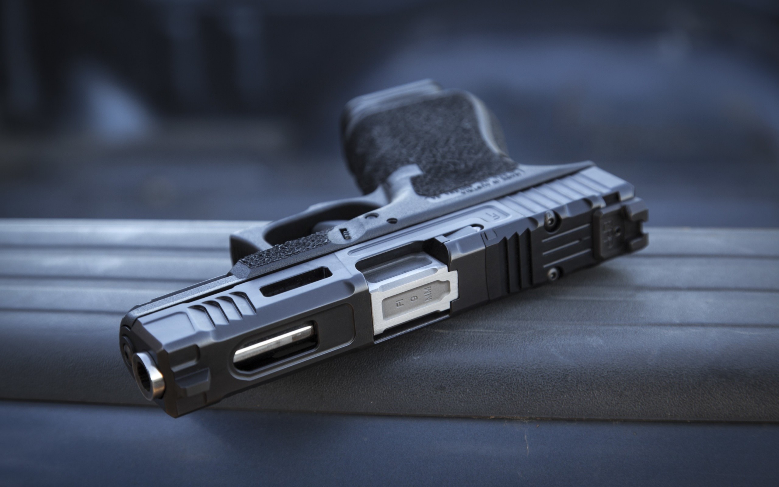 2560x1600 Glock 19 Semi-Automatic Gun