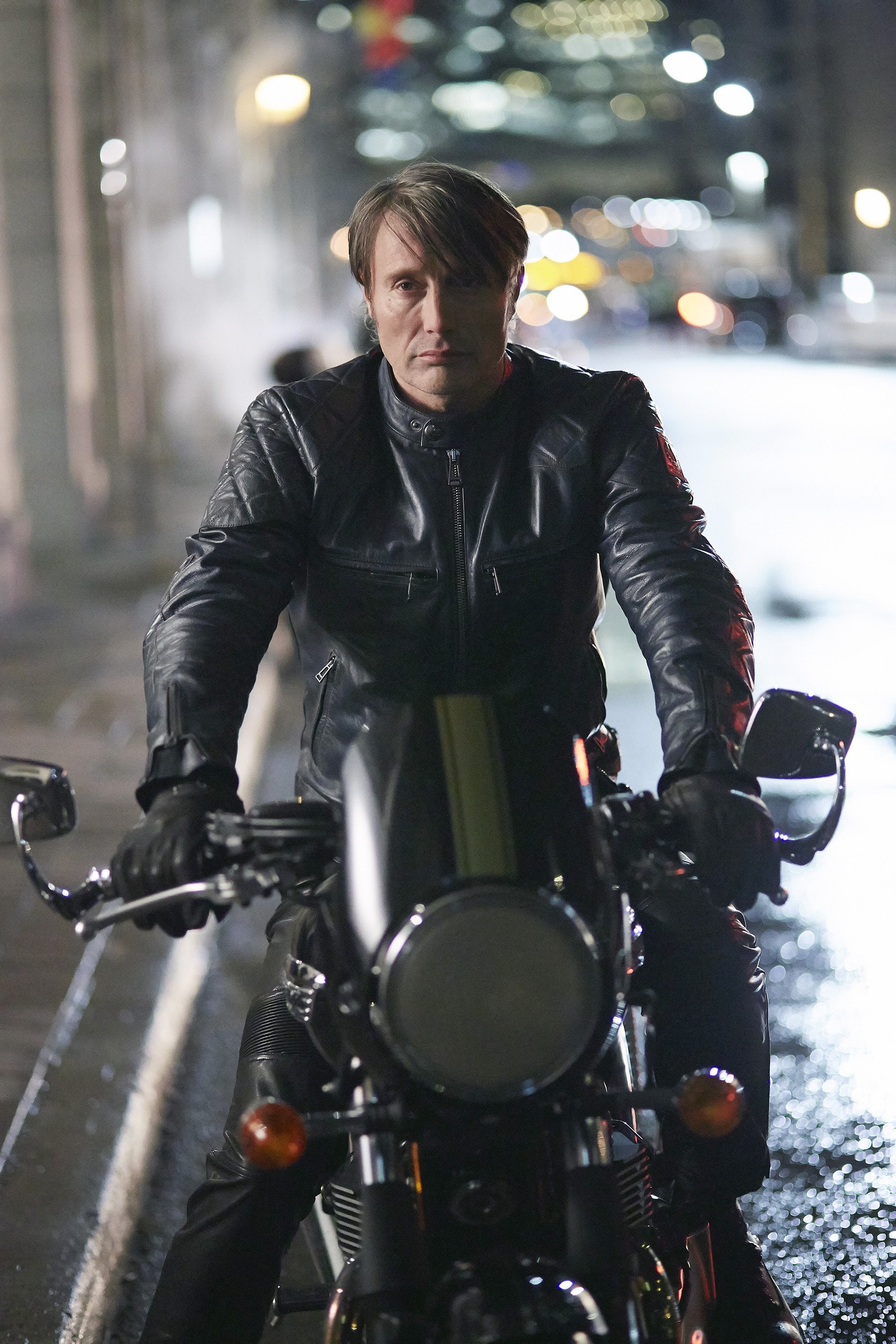 2000x3000 Mads Mikkelsen as Hannibal Lecter on a motorcycle.