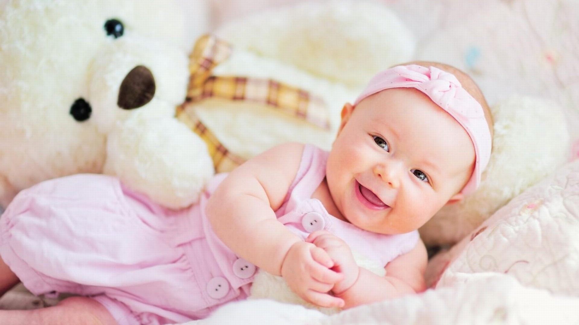 1920x1080 Smiling Baby Girl Desktop Wallpapers