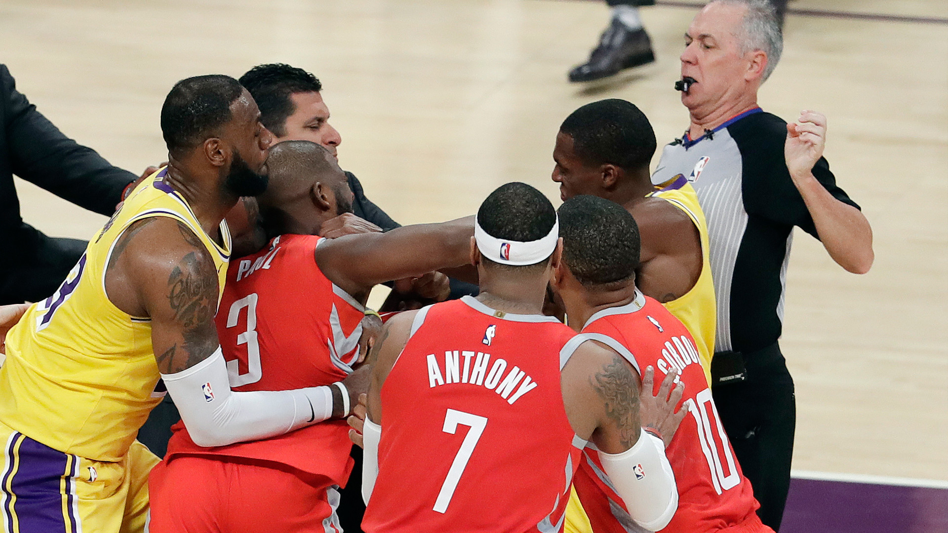1920x1080 Watch Rajon Rondo punch Chris Paul in Lakers-Rockets NBA brawl