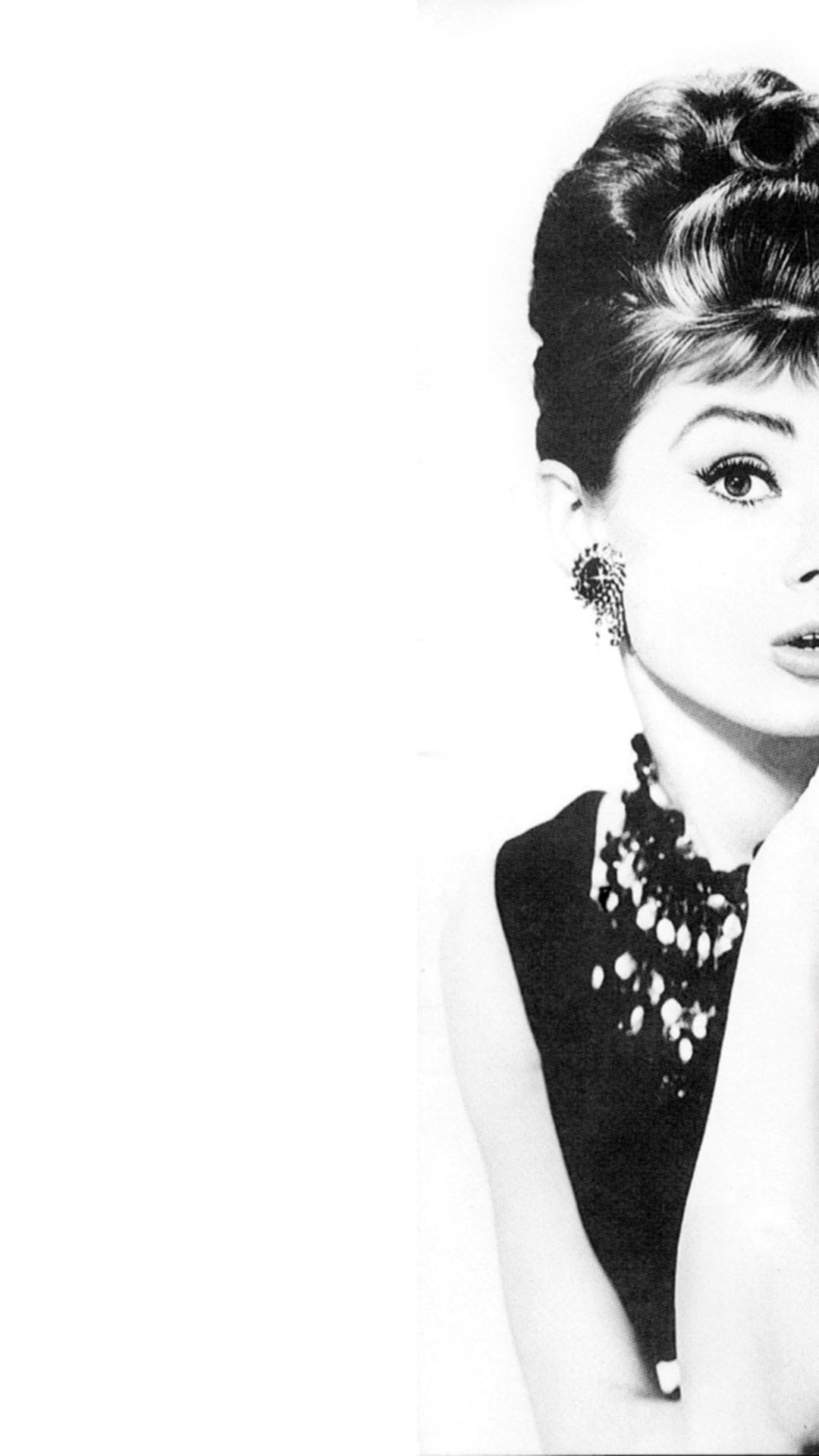 1080x1920 2560x1440 Preview wallpaper breakfast at tiffanys, audrey hepburn, holly  golightly, face 2560x1440