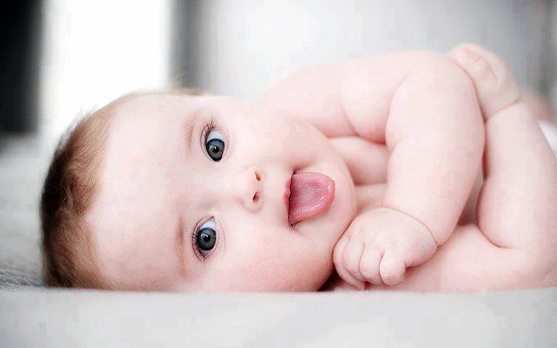 1920x1200 Cute Little Baby Boy Wallpaper